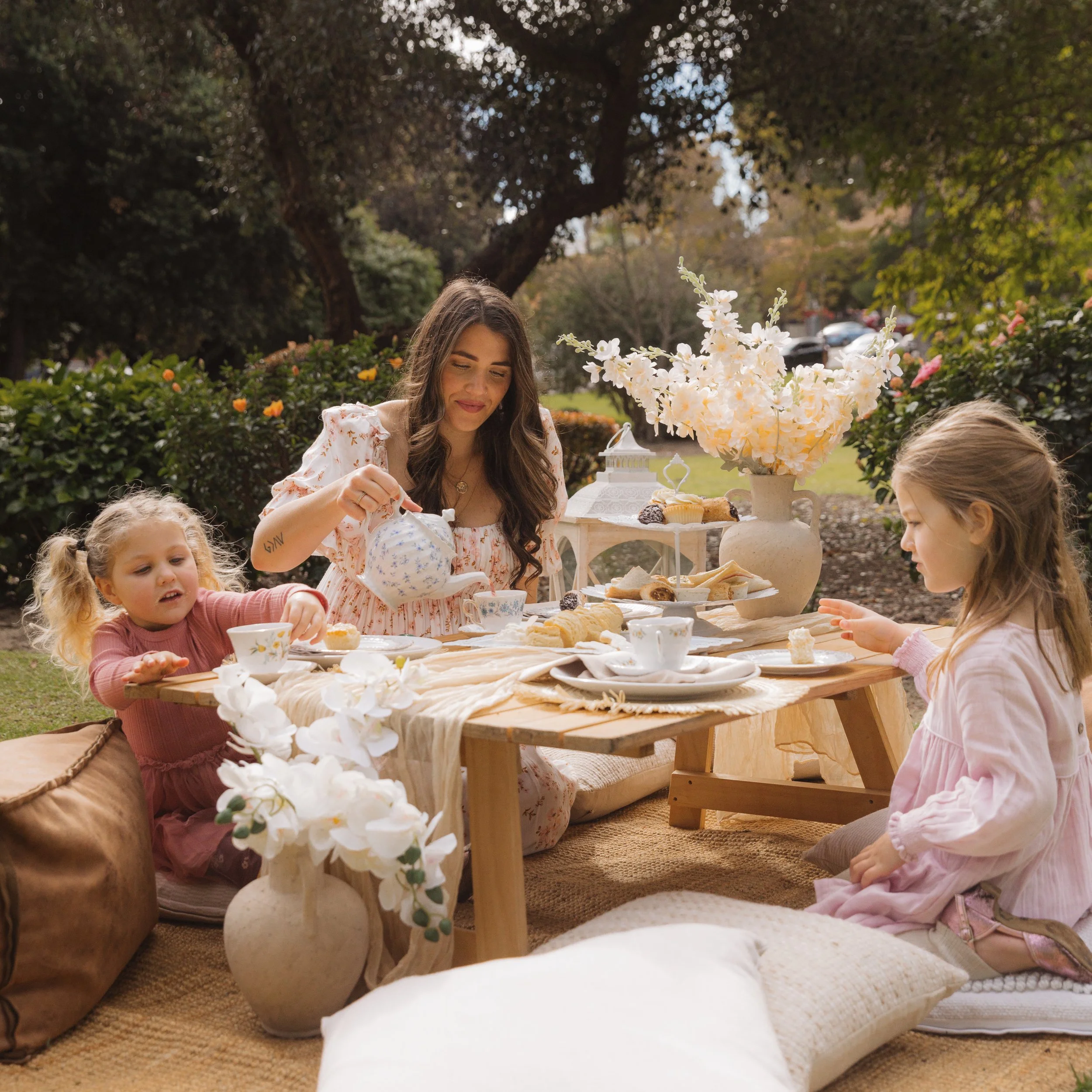 What if the photoshoot was the least important part?

This spring, we're slowing it right down.

No rushing. No pretend sets. No trying to squeeze motherhood into 15 minutes.

Instead, we're creating a beautiful experience where Mum gets to be pamper