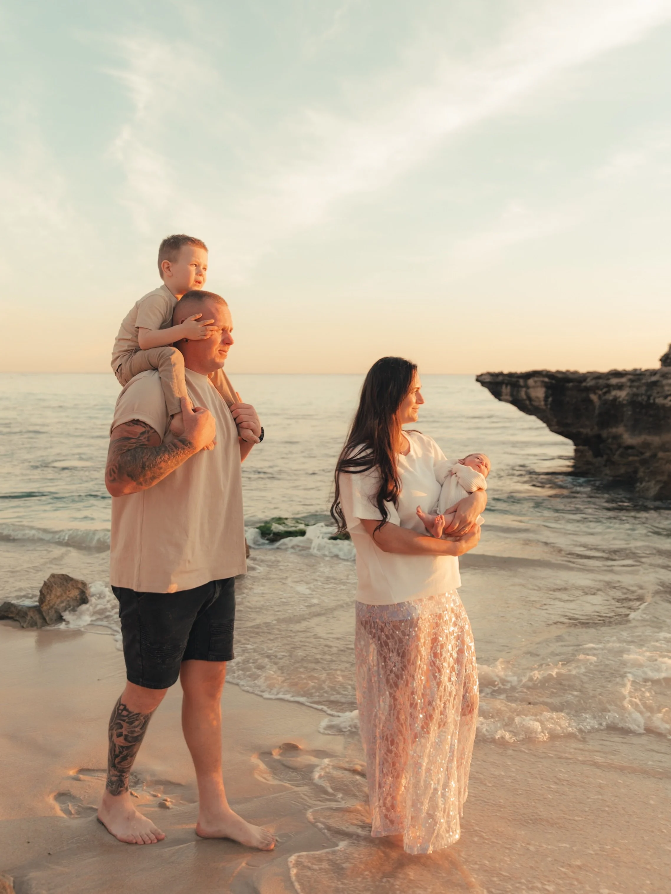 Nothing is more important than this. 

Your little unit, the family that you made. ❤️

Ciska | CVH Photography
Perth Hills, Foothills &amp; Surrounds Maternity, Family &amp; Motherhood Photographer

Visit my website to book directly into my available