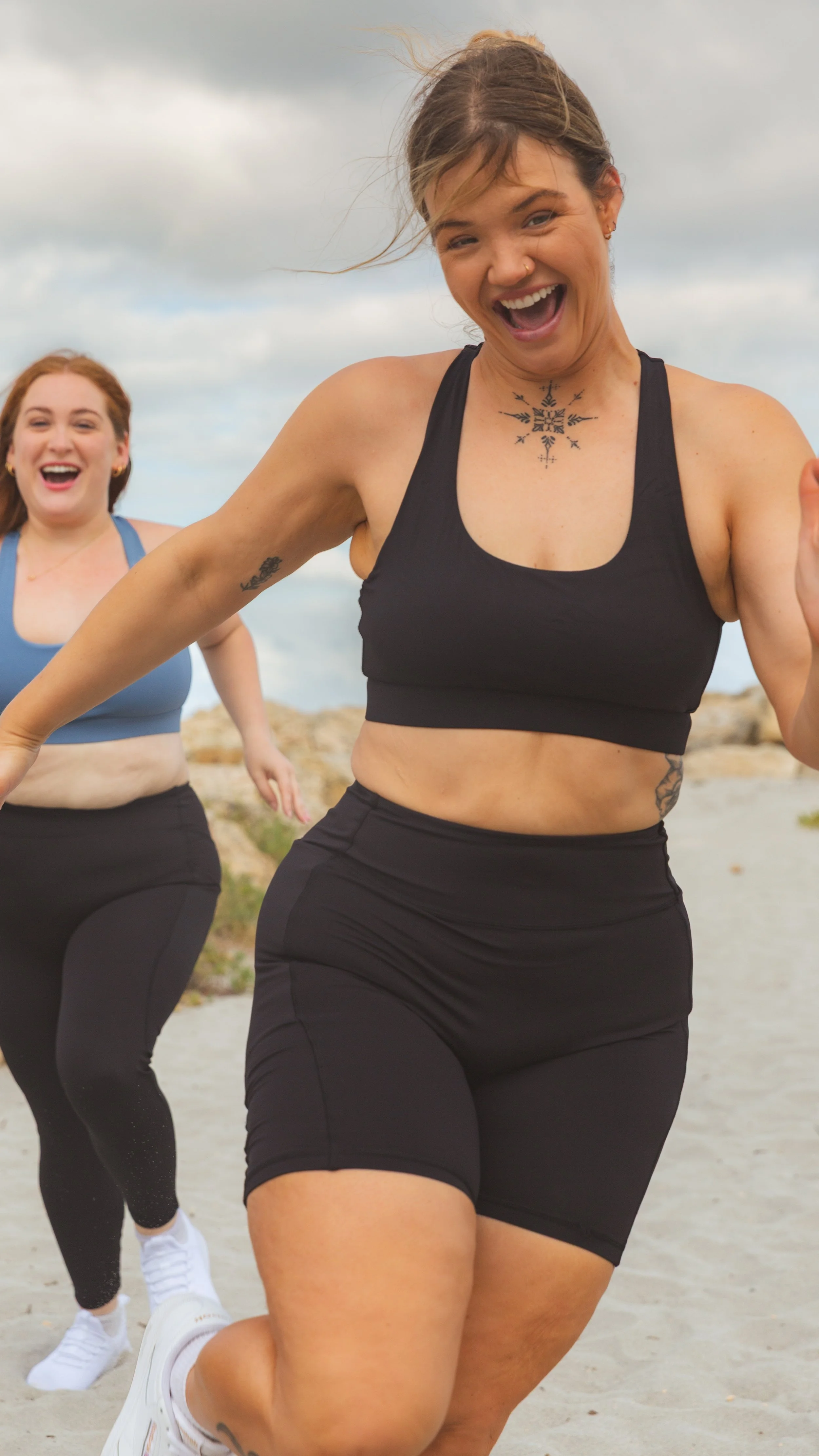 Rise Crop Black .jpg