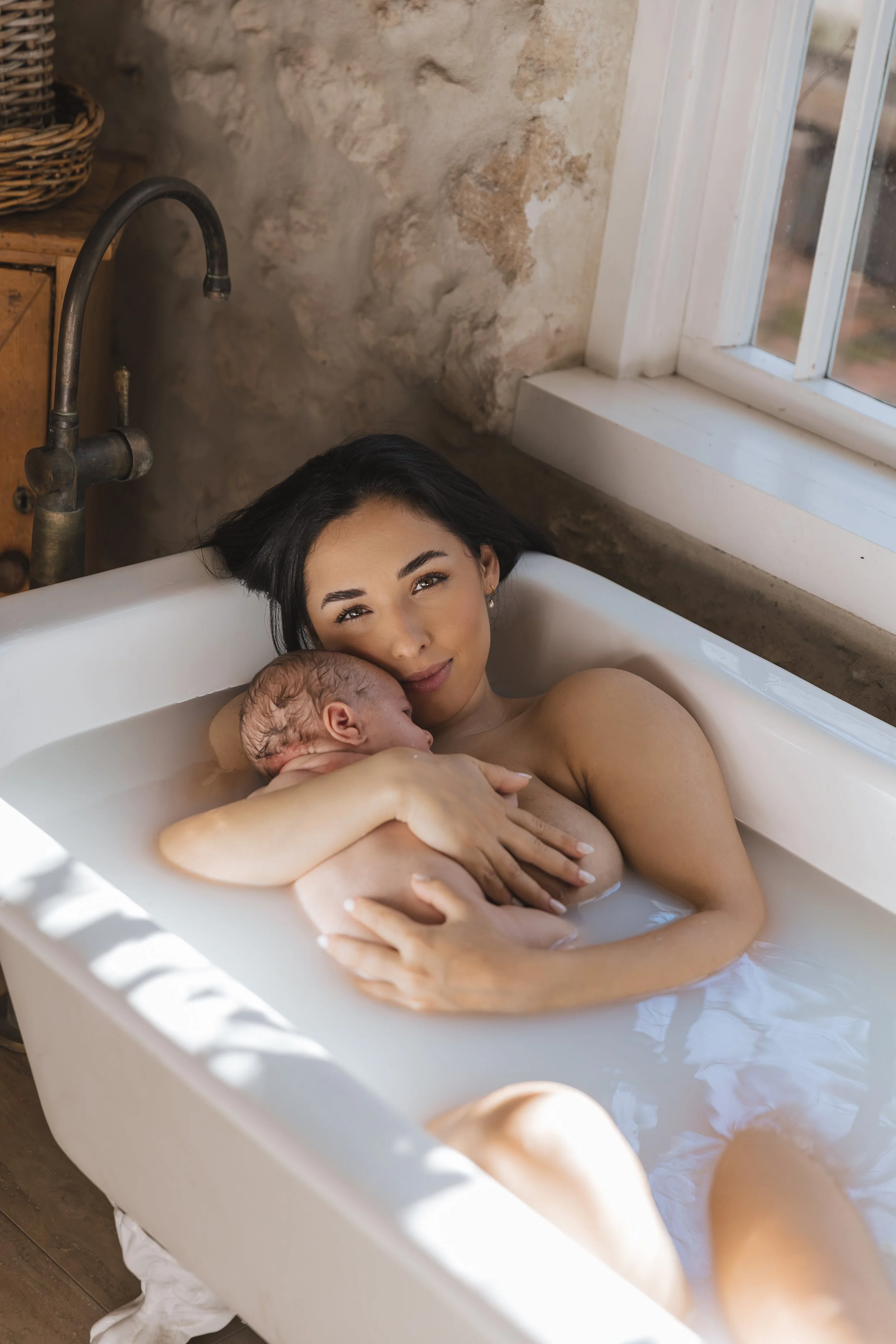 CVH Nicolette ArchedW Family-19.jpg