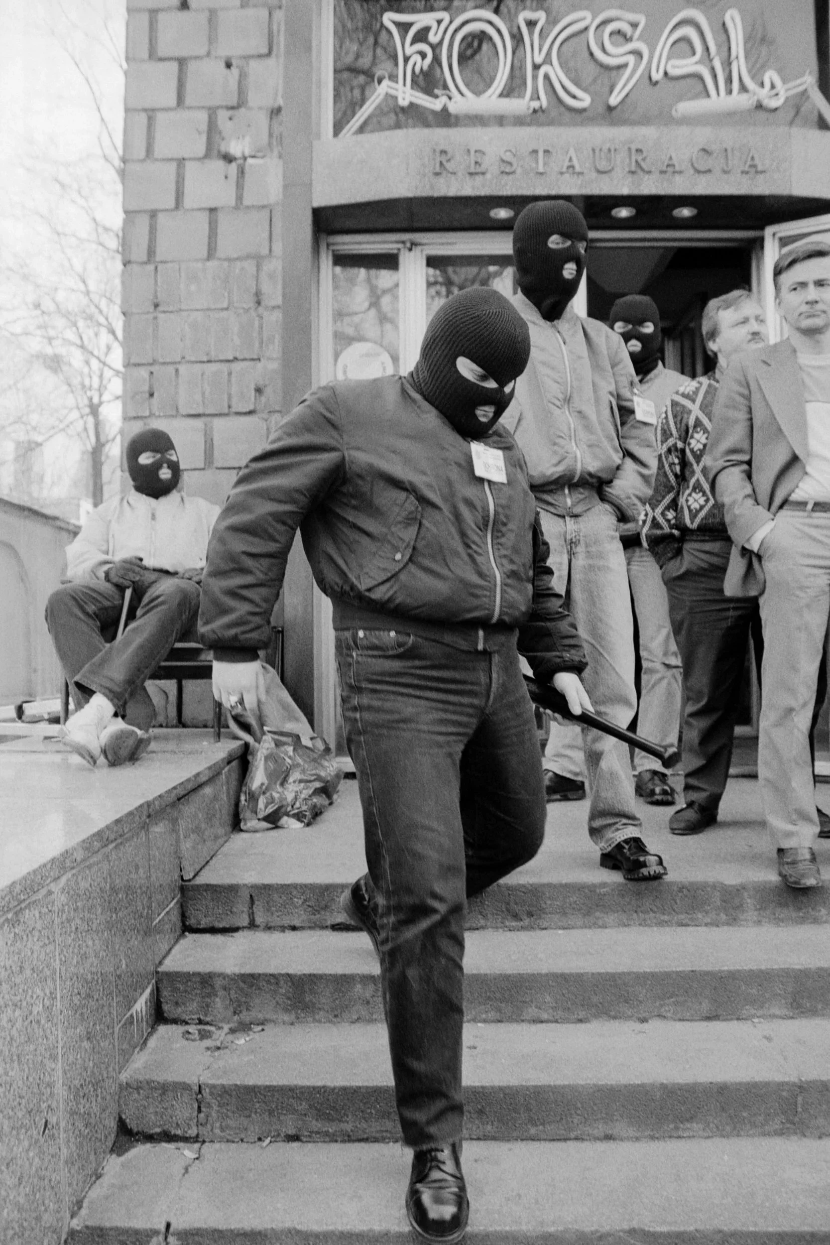 Obstawa Władimira Żyrinowskiego podczas jego pobytu w Polsce. Warszawa, marzec 1994