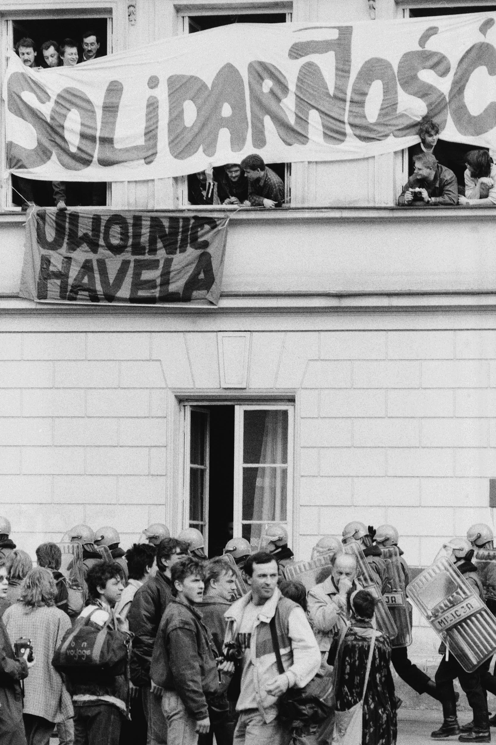 Manifestacja „Solidarności” i NZS w sprawie uwolnienia Vaclava Havla i ponownej rejestracji NZS. 
Warszawa, kwiecień, 1989