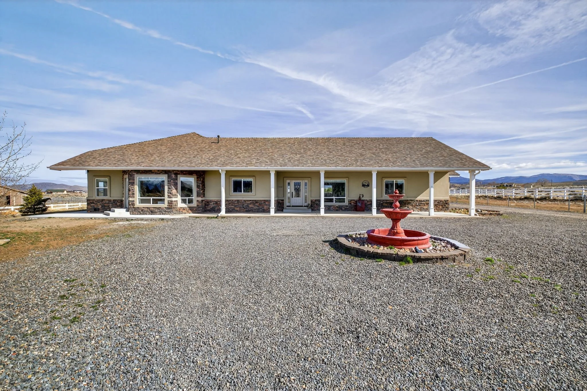 2-web-or-mls-1720 N Benton-2.jpg