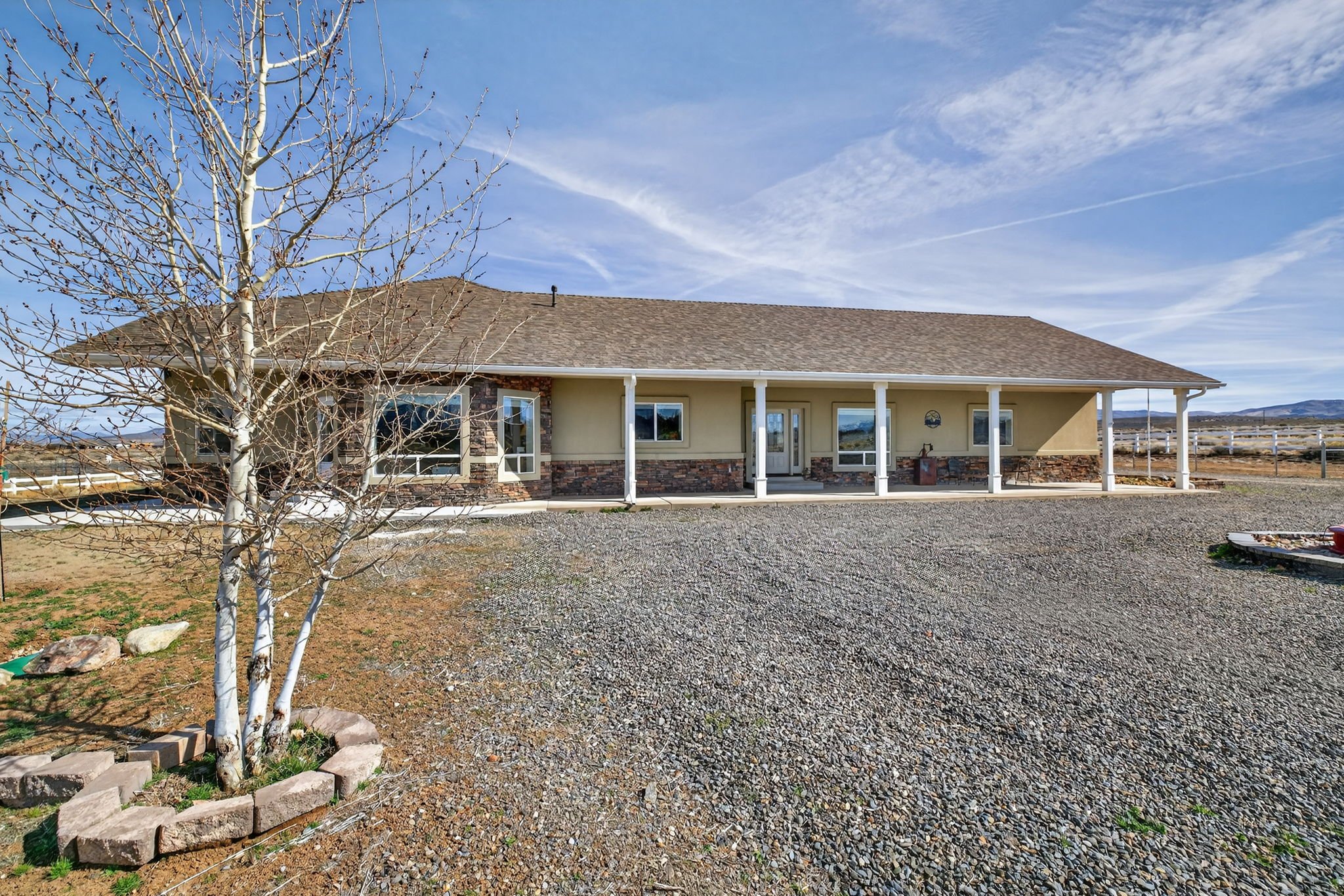 3-web-or-mls-1720 N Benton-3.jpg