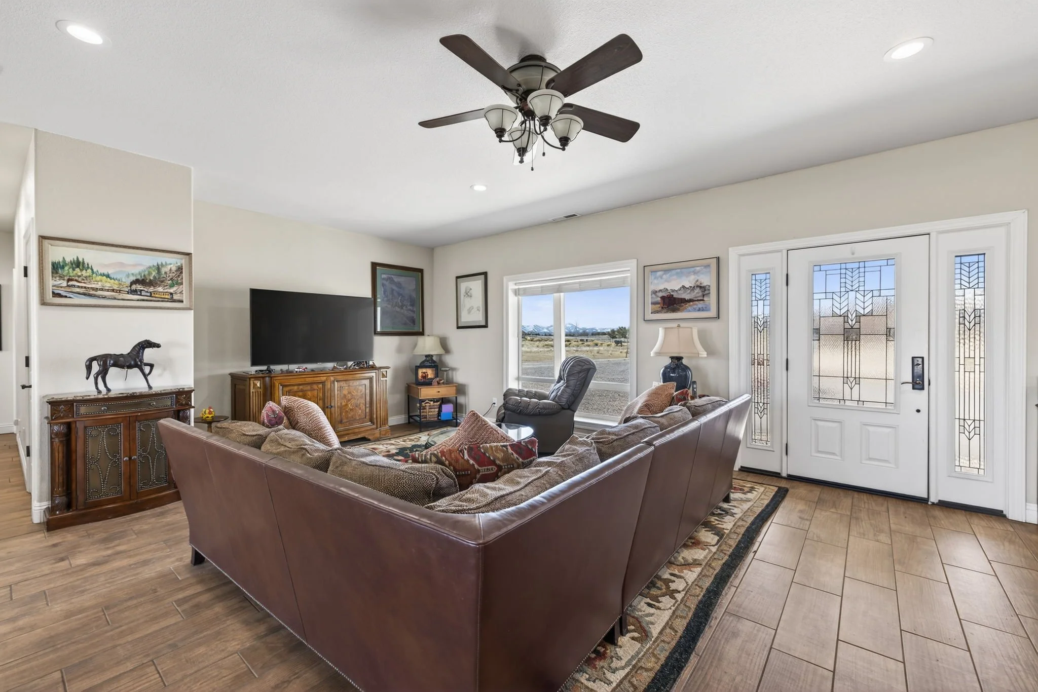 7-web-or-mls-1720 N Benton-7.jpg