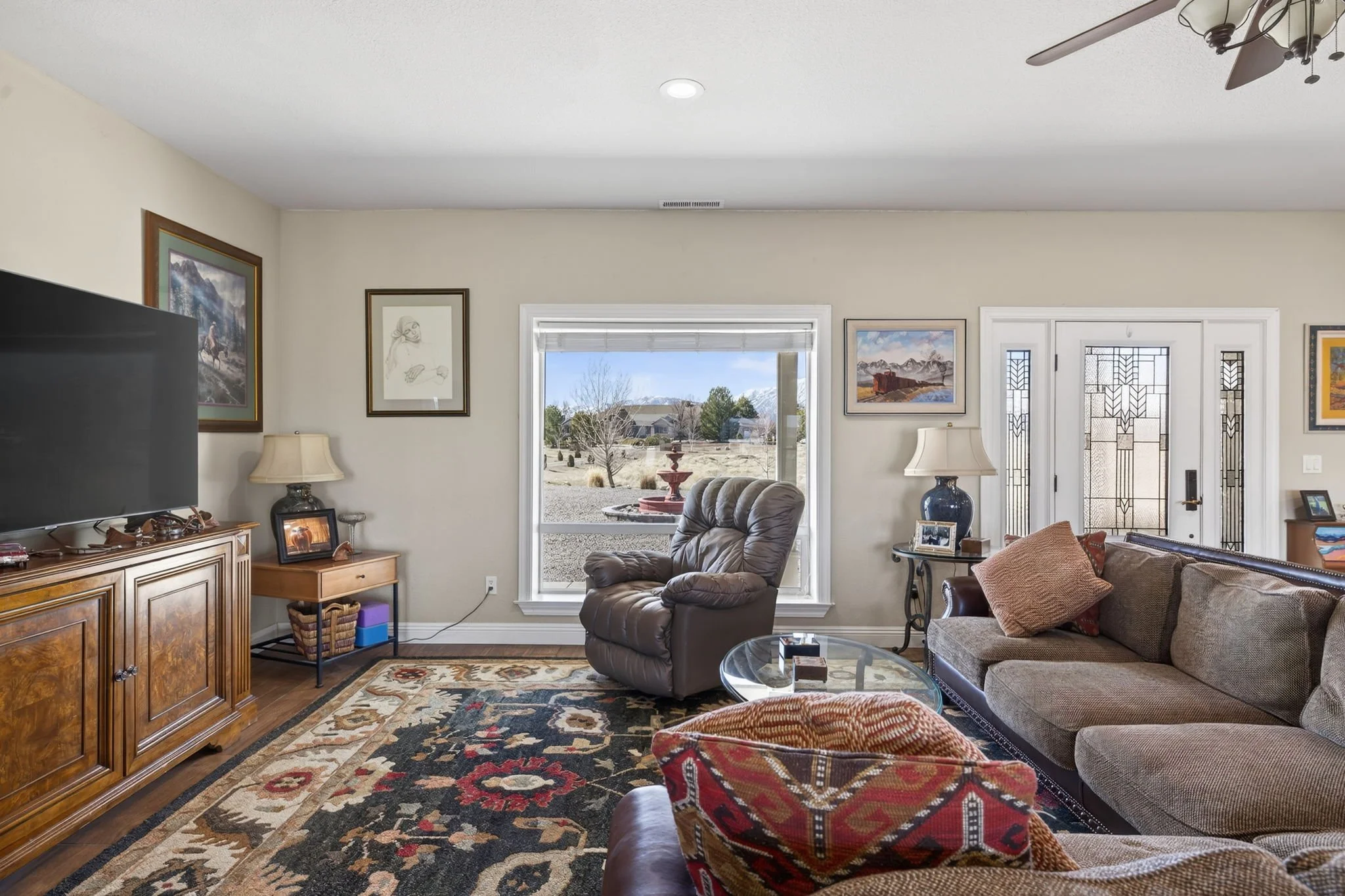 8-web-or-mls-1720 N Benton-8.jpg