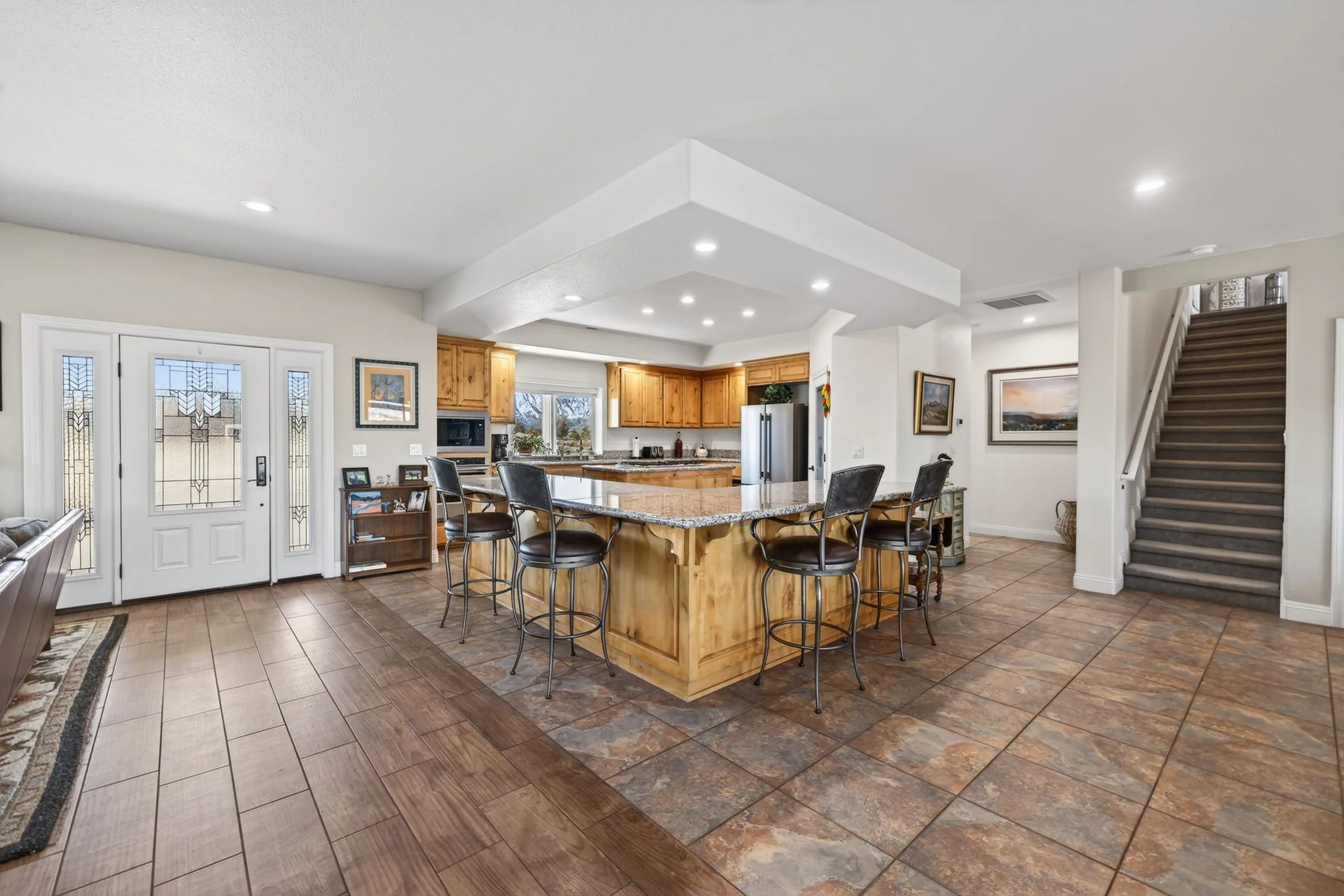 10-web-or-mls-1720 N Benton-10.jpg