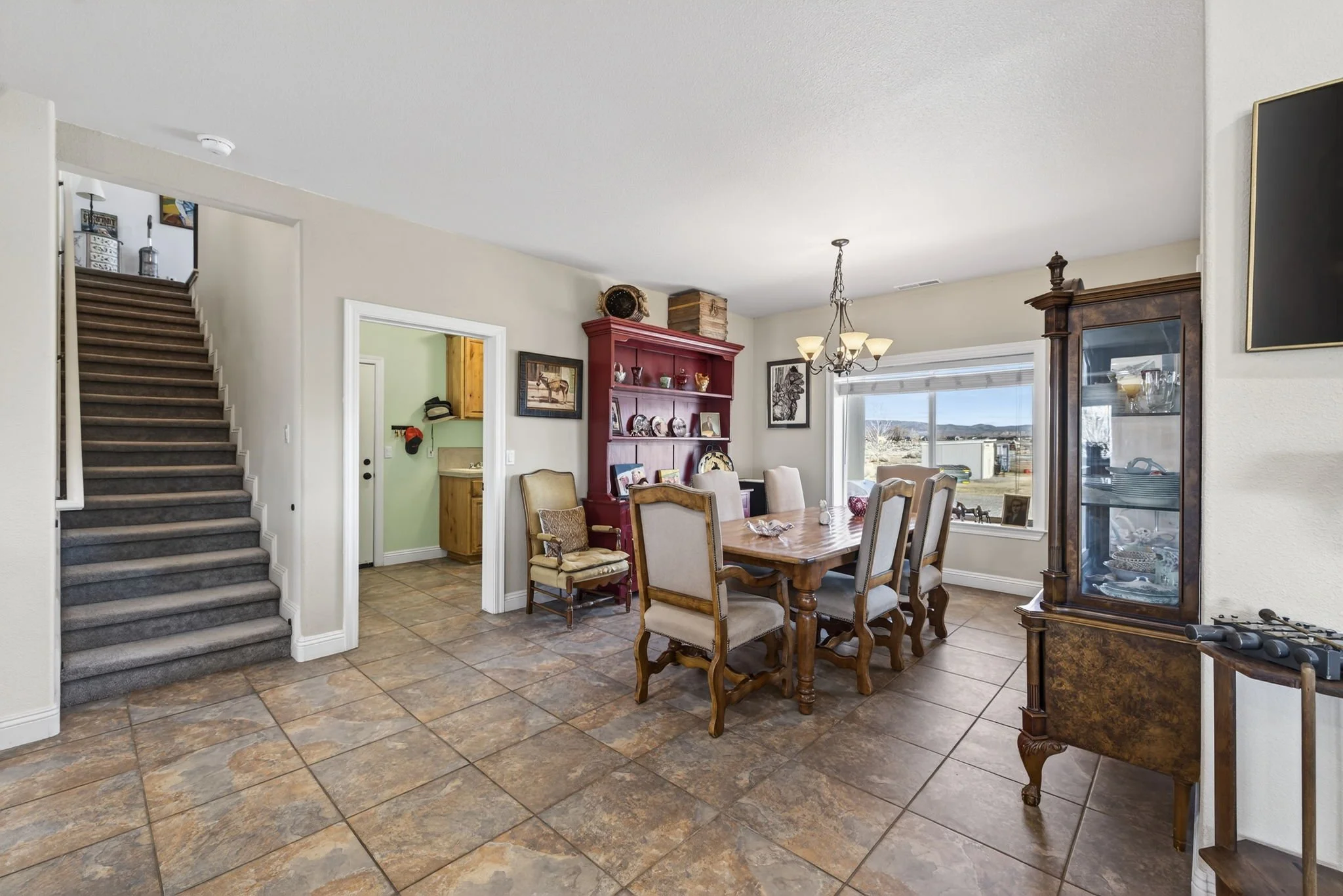 18-web-or-mls-1720 N Benton-18.jpg