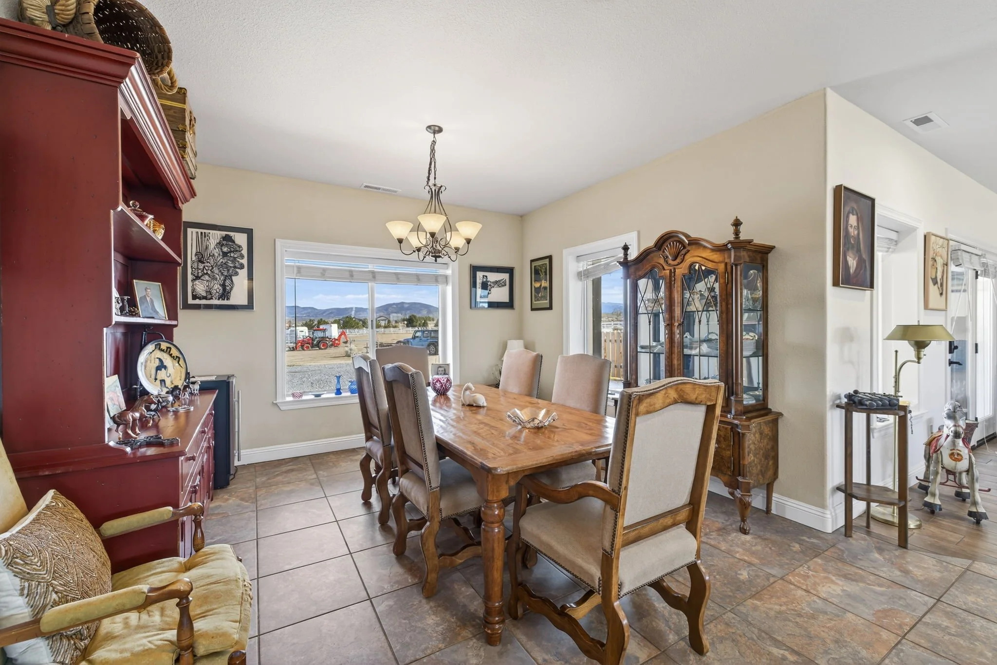 19-web-or-mls-1720 N Benton-19.jpg