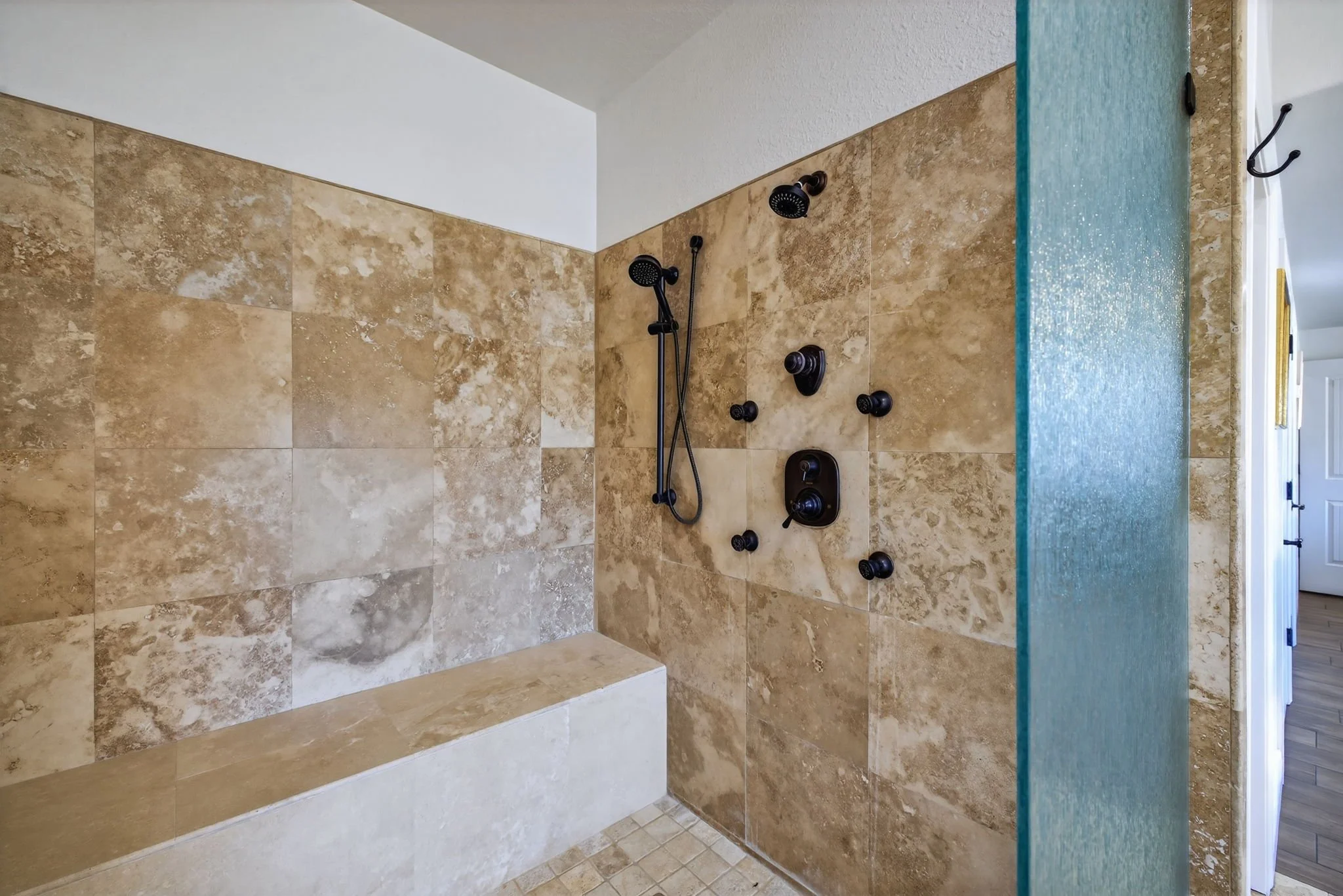 27-web-or-mls-1720 N Benton-27.jpg