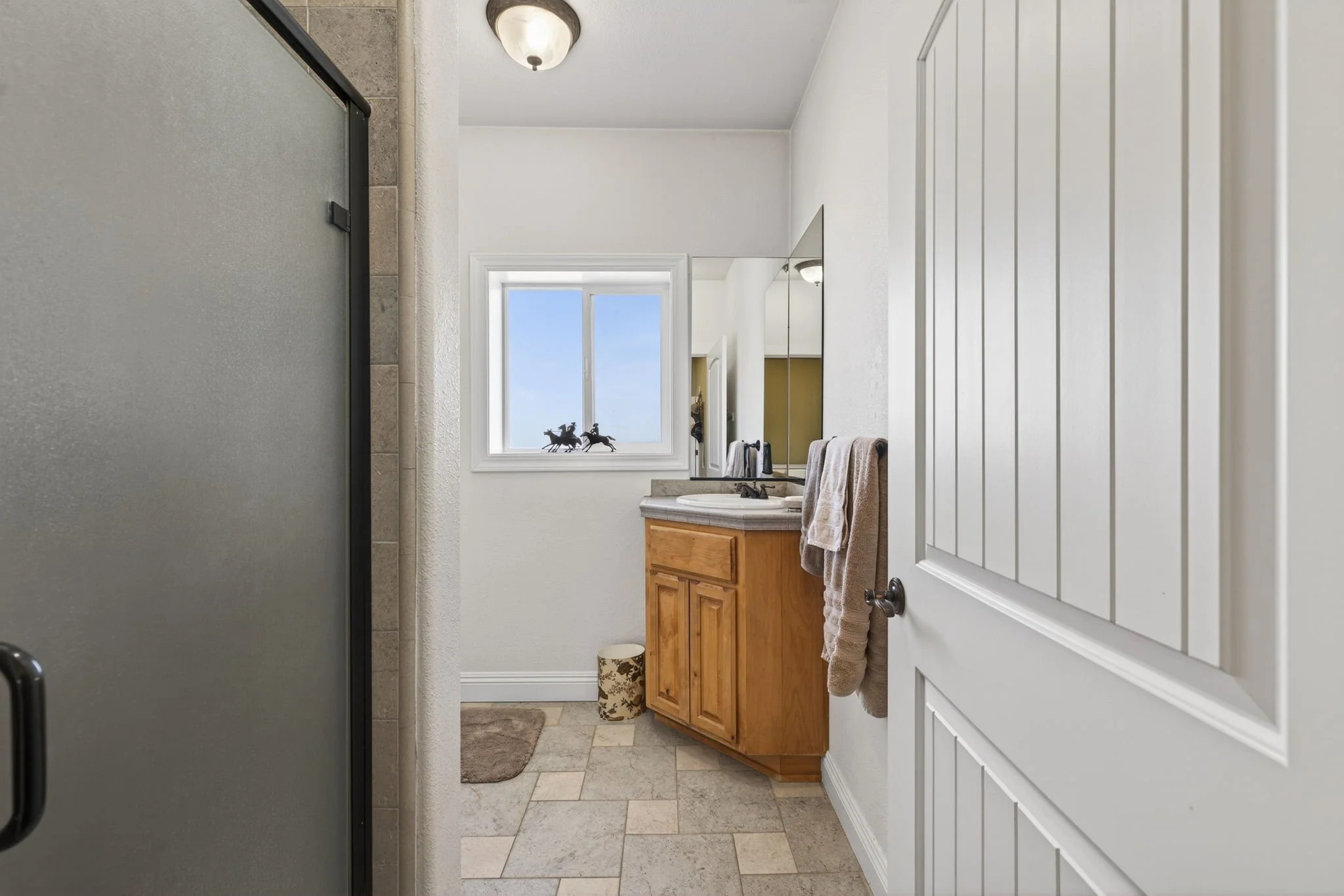 42-web-or-mls-1720 N Benton-42.jpg