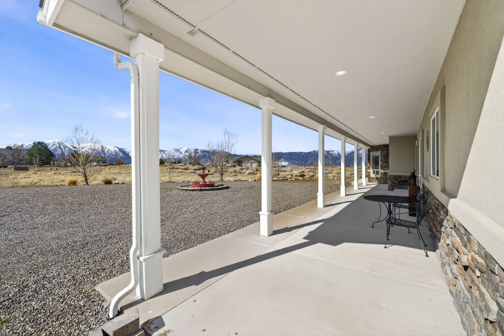 43-web-or-mls-1720 N Benton-43.jpg