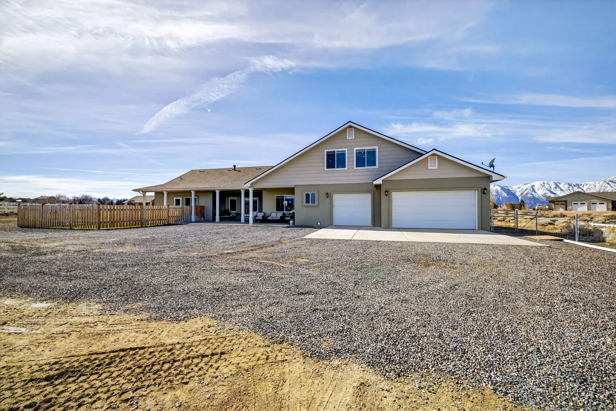 46-web-or-mls-1720 N Benton-46.jpg