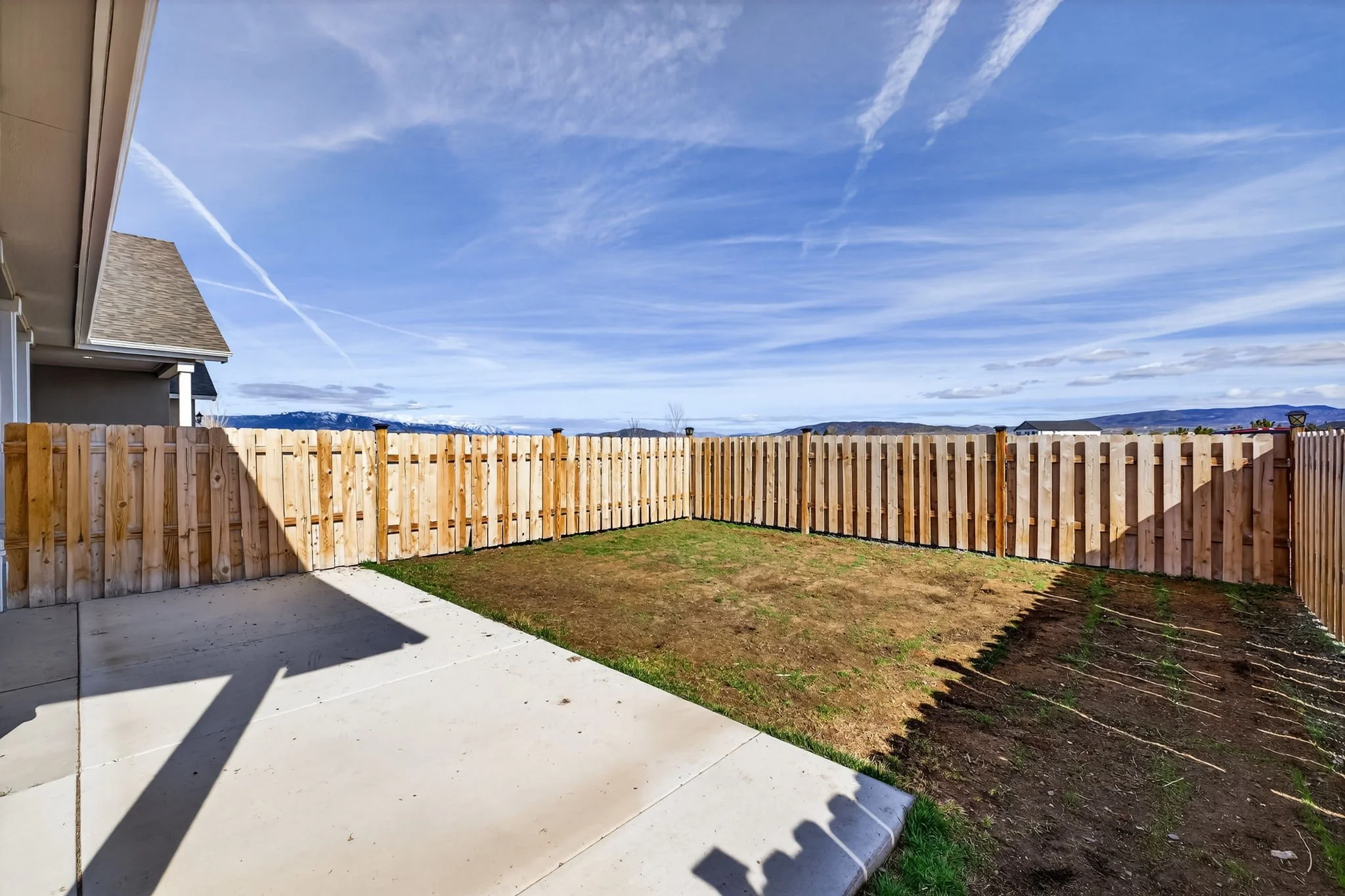 47-web-or-mls-1720 N Benton-47.jpg