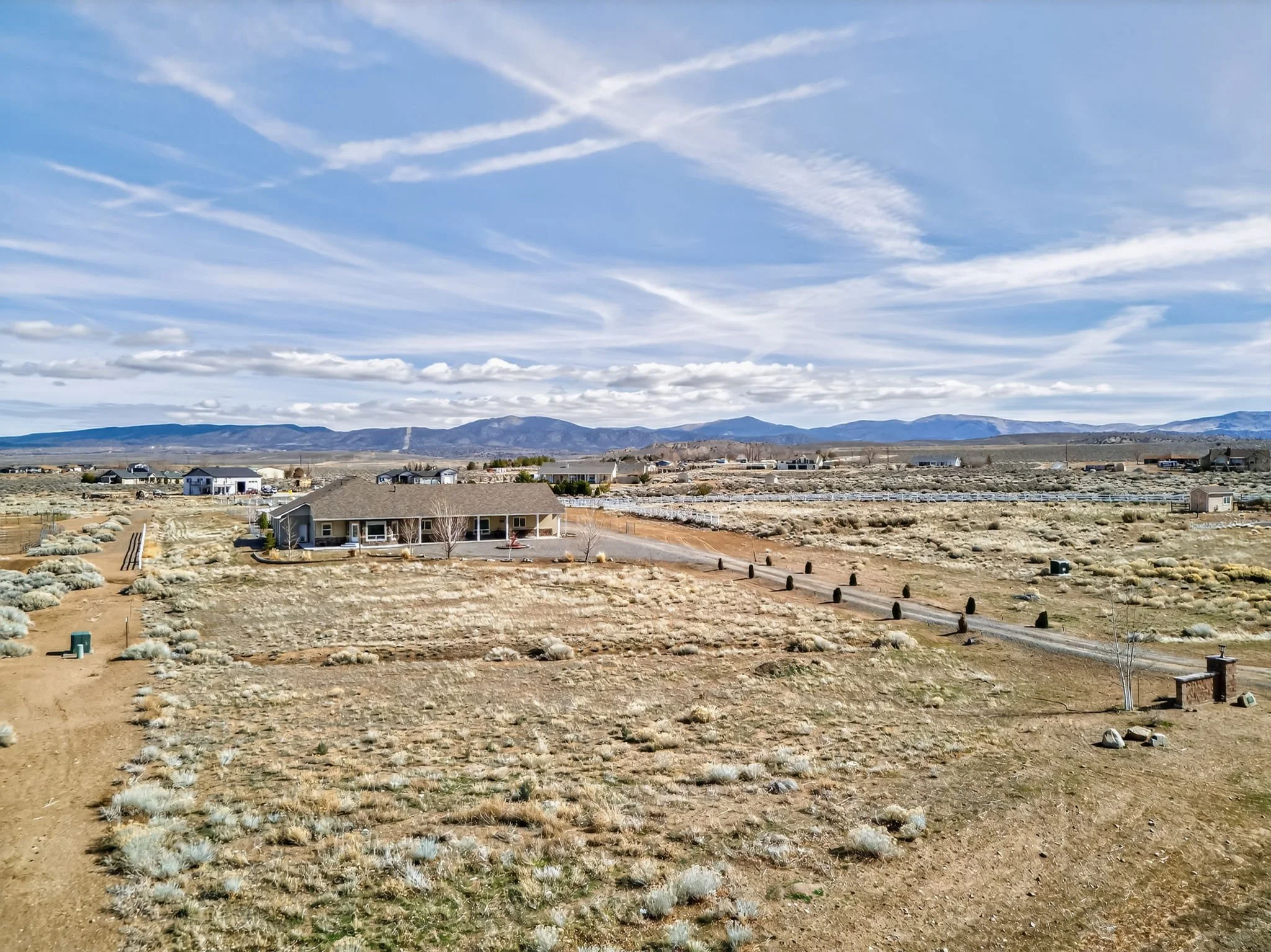 50-web-or-mls-1720 N Benton-50.jpg