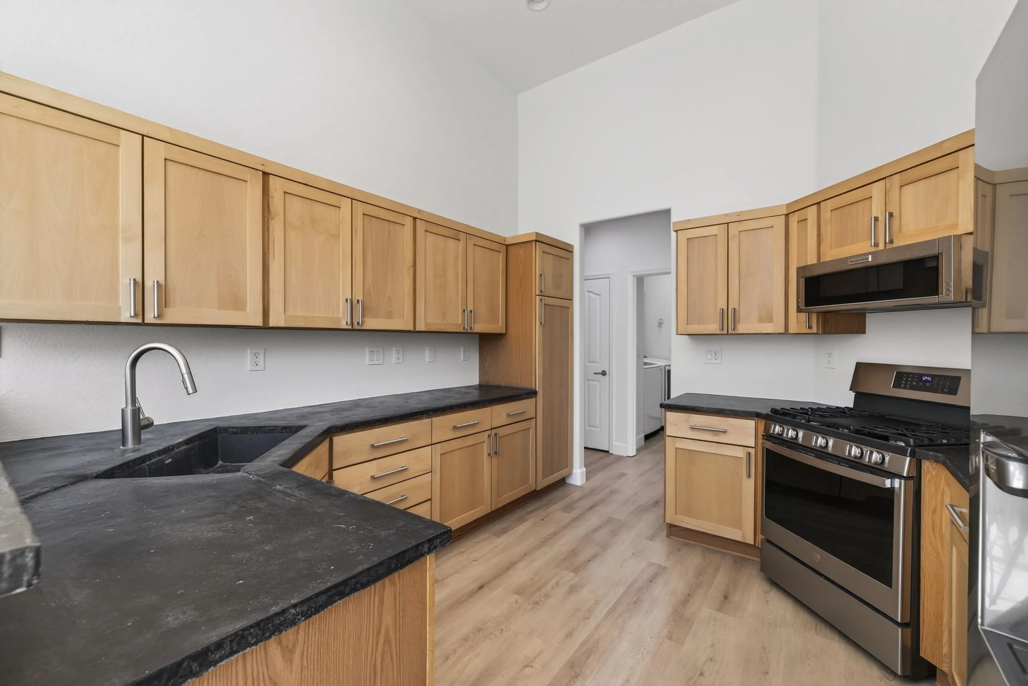 8-web-or-mls-2632 New Ridge Dr-14.jpg