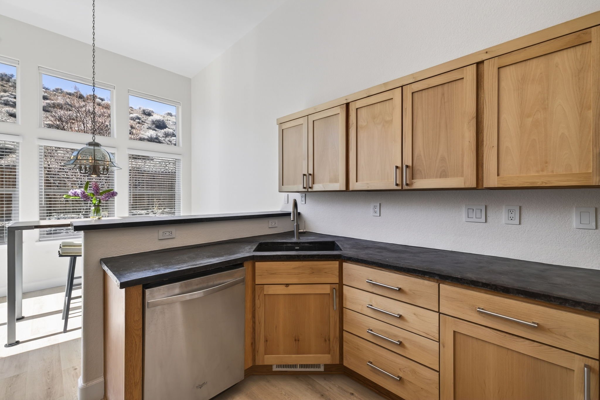 10-web-or-mls-2632 New Ridge Dr-16.jpg