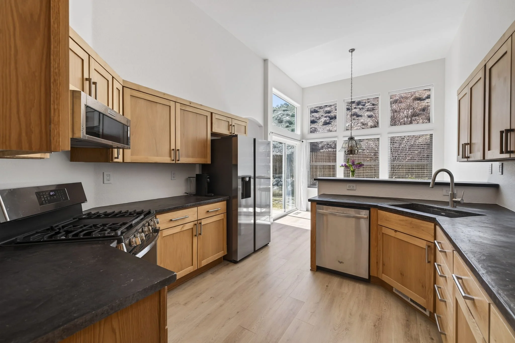 12-web-or-mls-2632 New Ridge Dr-18.jpg