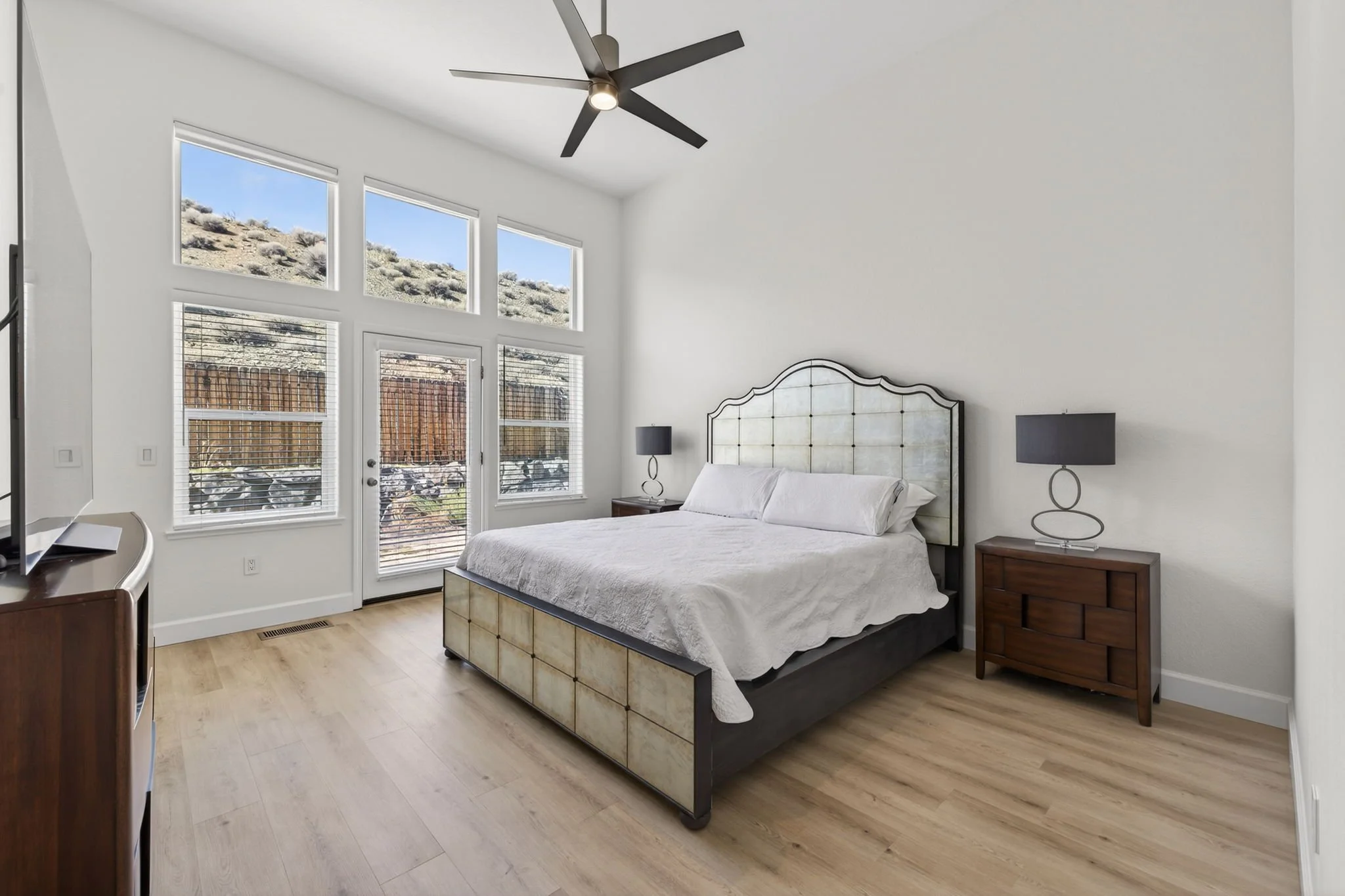 16-web-or-mls-2632 New Ridge Dr-22.jpg