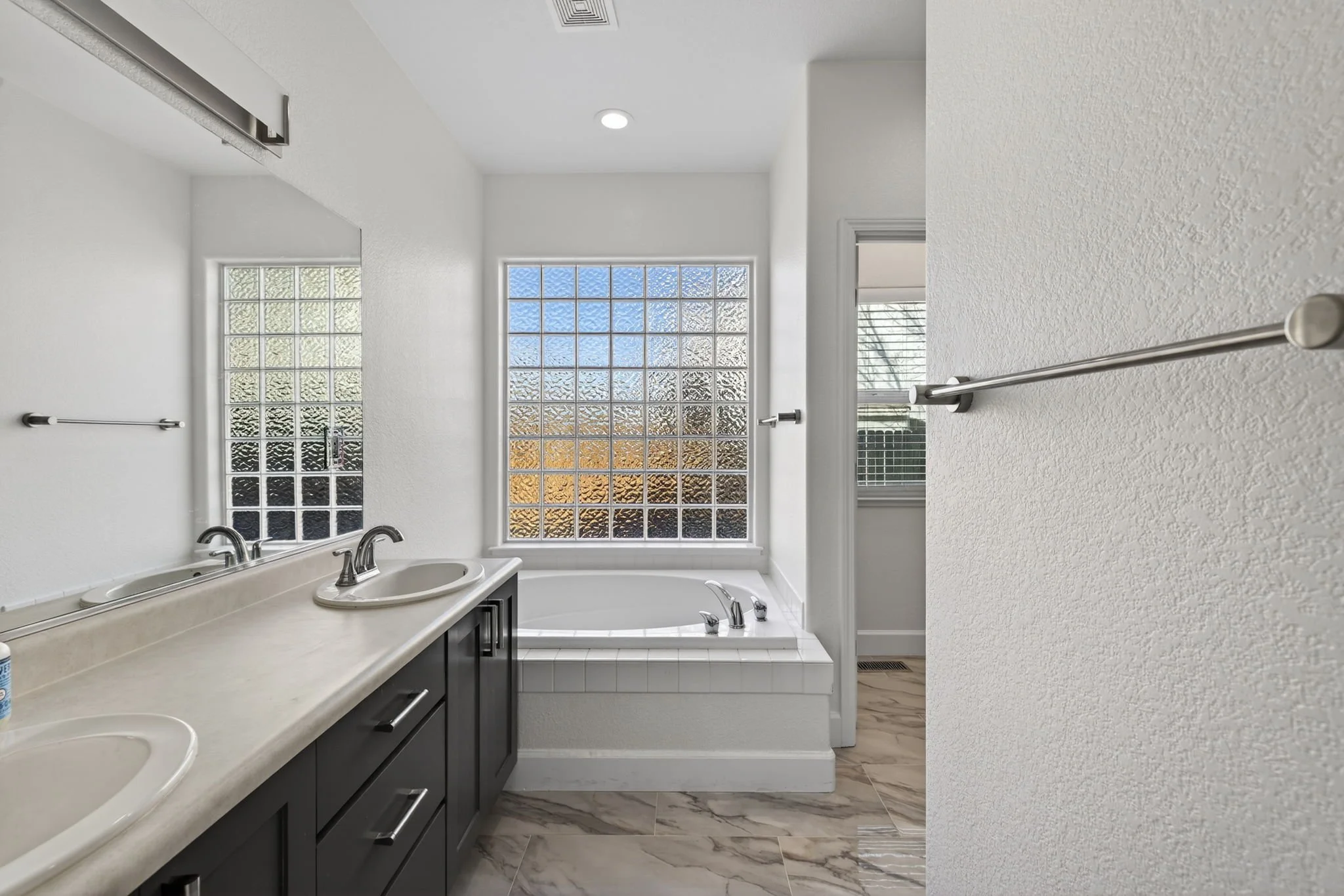 20-web-or-mls-2632 New Ridge Dr-26.jpg