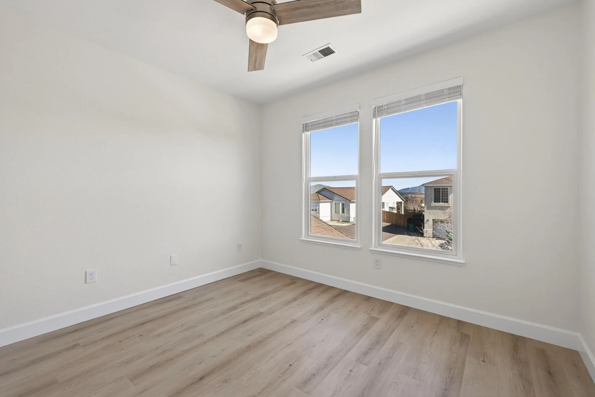 27-web-or-mls-2632 New Ridge Dr-33.jpg