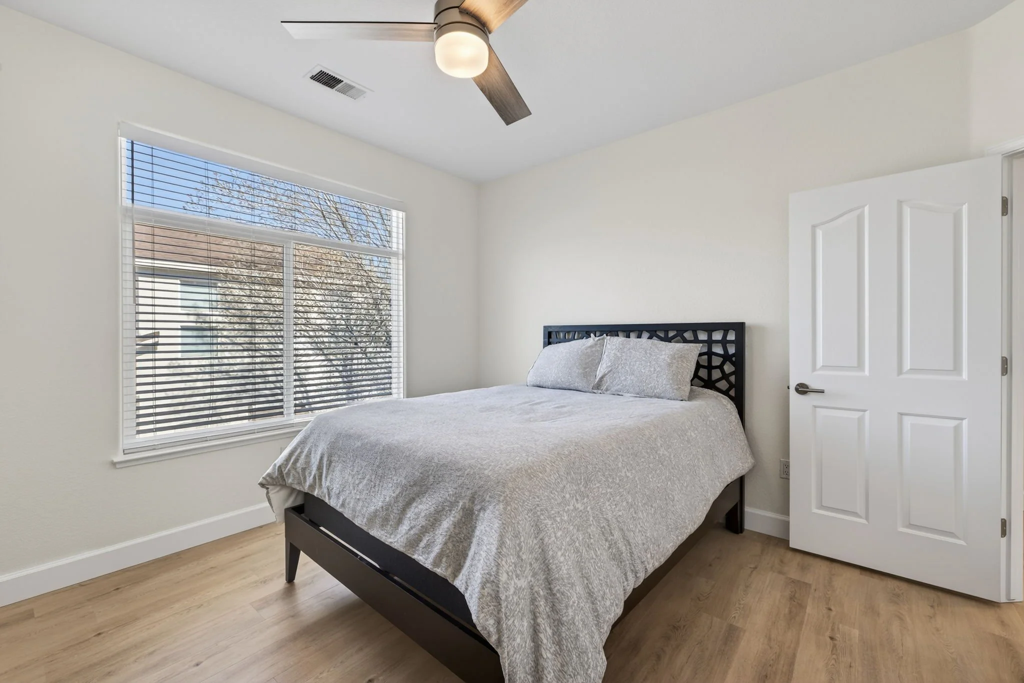 32-web-or-mls-2632 New Ridge Dr-38.jpg