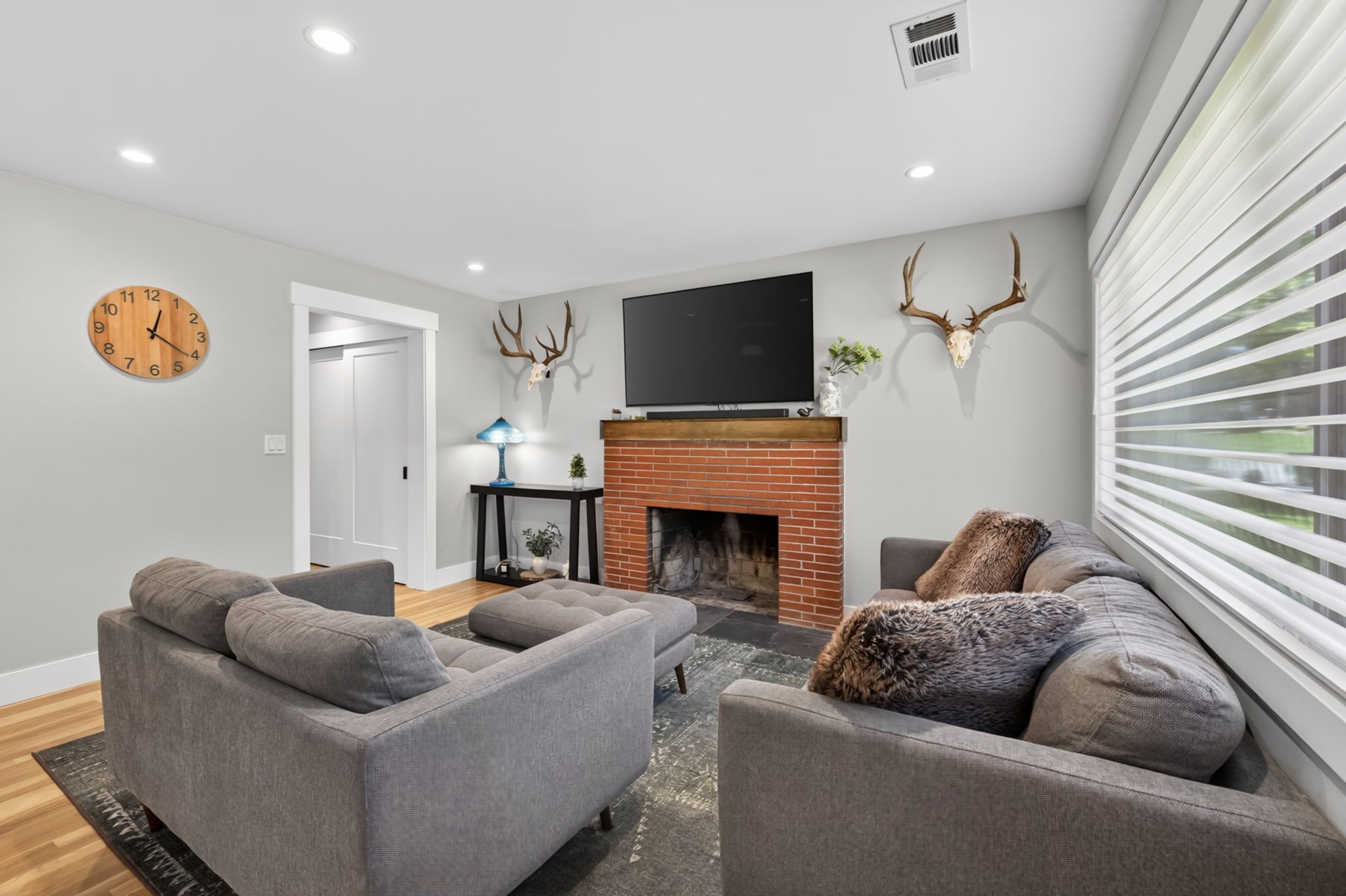 6-web-or-mls-1440 Mark Twain-6.jpg