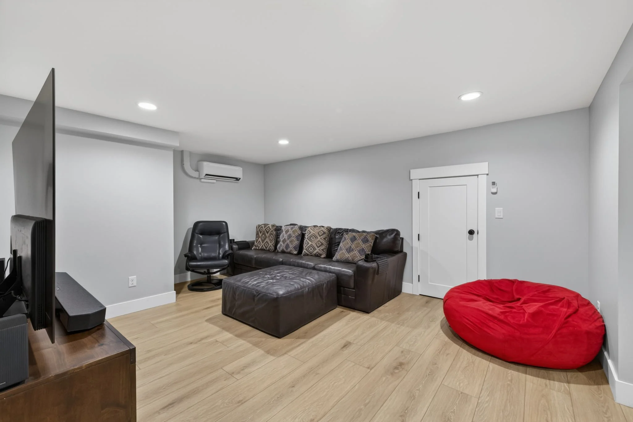 31-web-or-mls-1440 Mark Twain-31.jpg