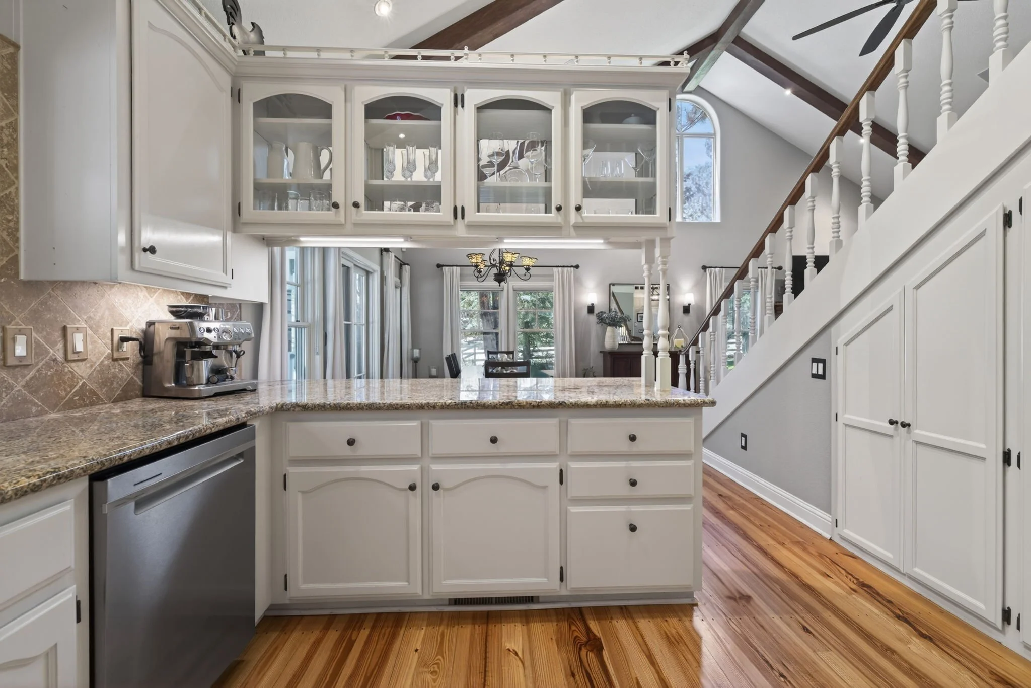 20-web-or-mls-242 Kinsey Way-20.jpg