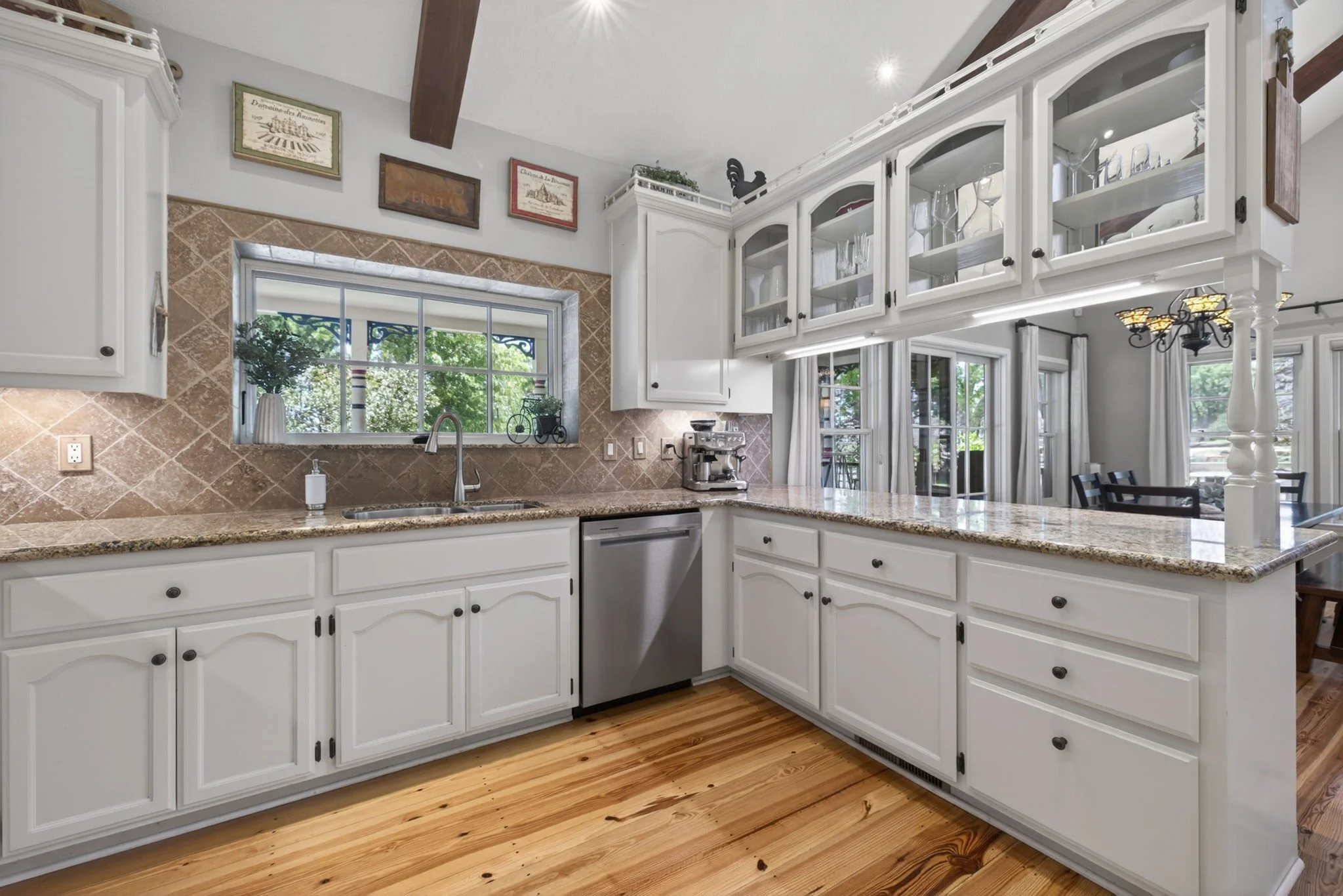 22-web-or-mls-242 Kinsey Way-22.jpg