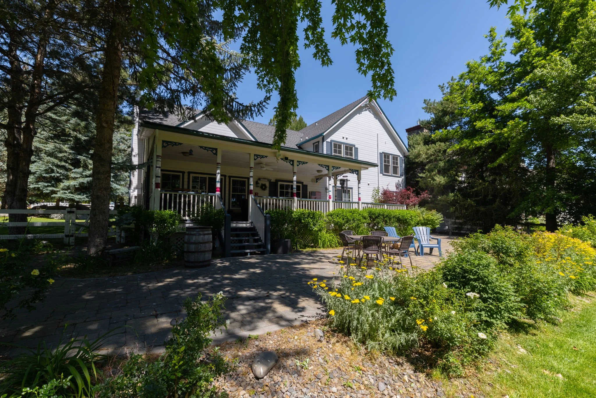 52-web-or-mls-242 Kinsey Way-52.jpg