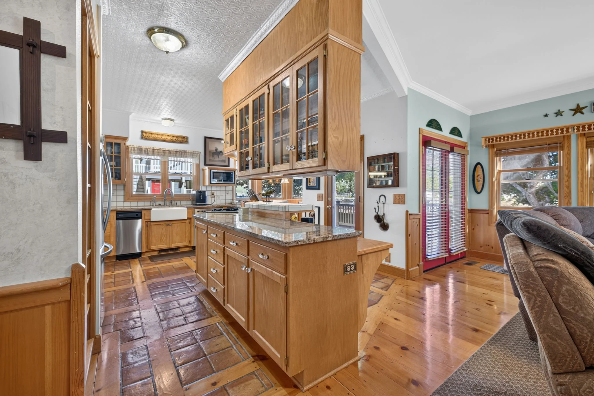 18-web-or-mls-212 Kinsey-18.jpg