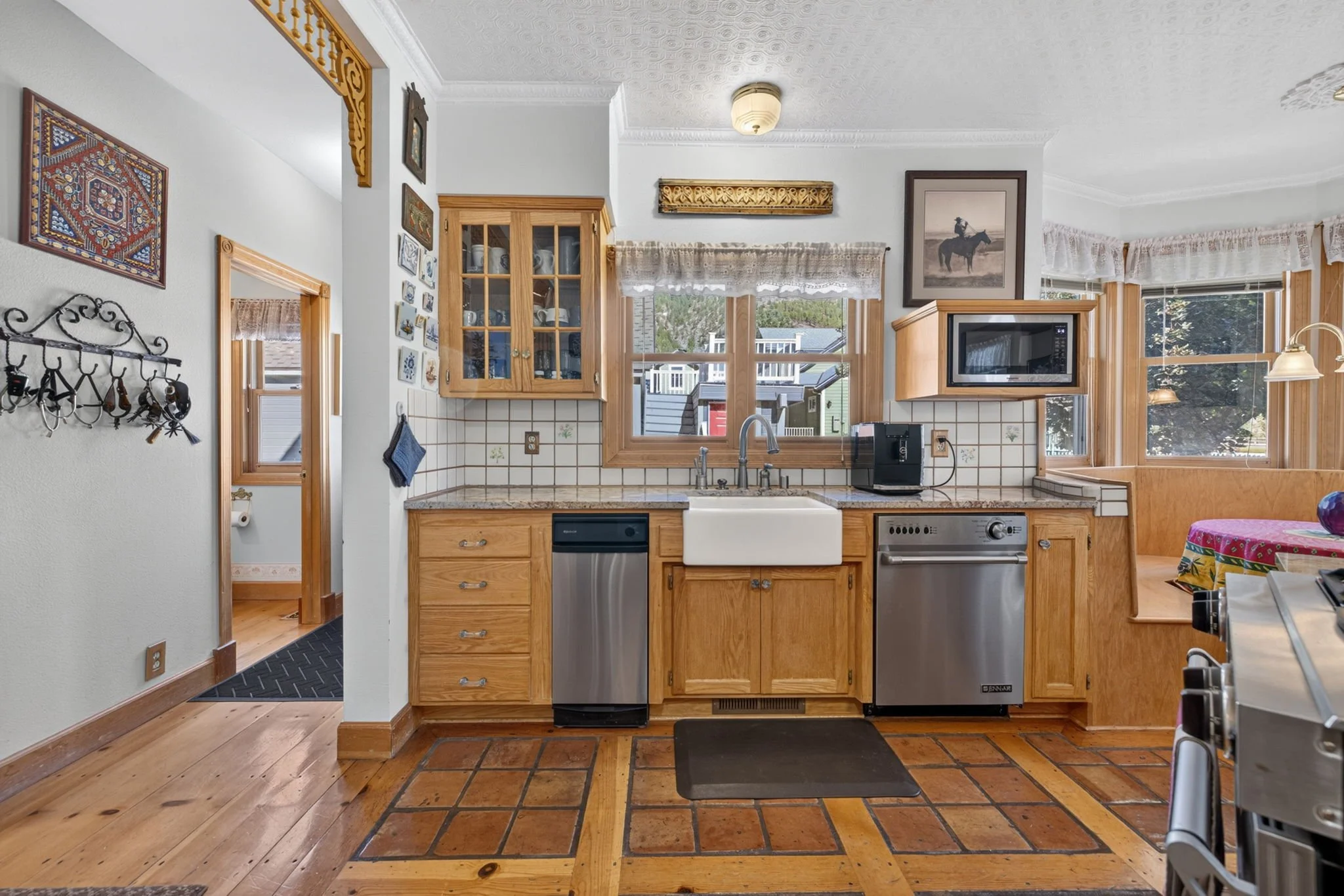 21-web-or-mls-212 Kinsey-21.jpg