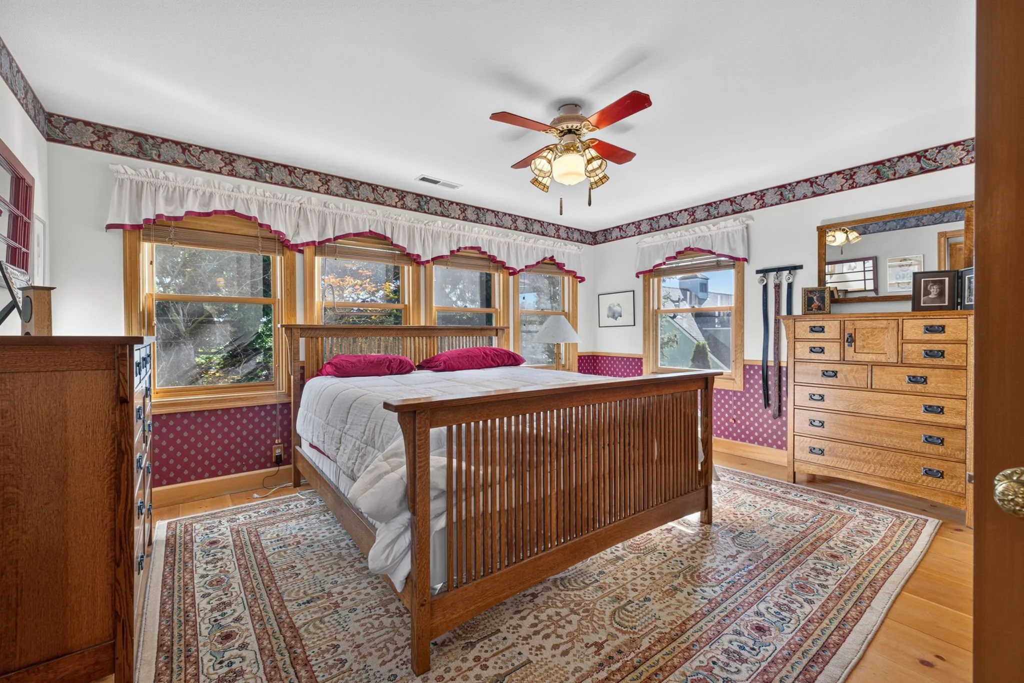 30-web-or-mls-212 Kinsey-30.jpg