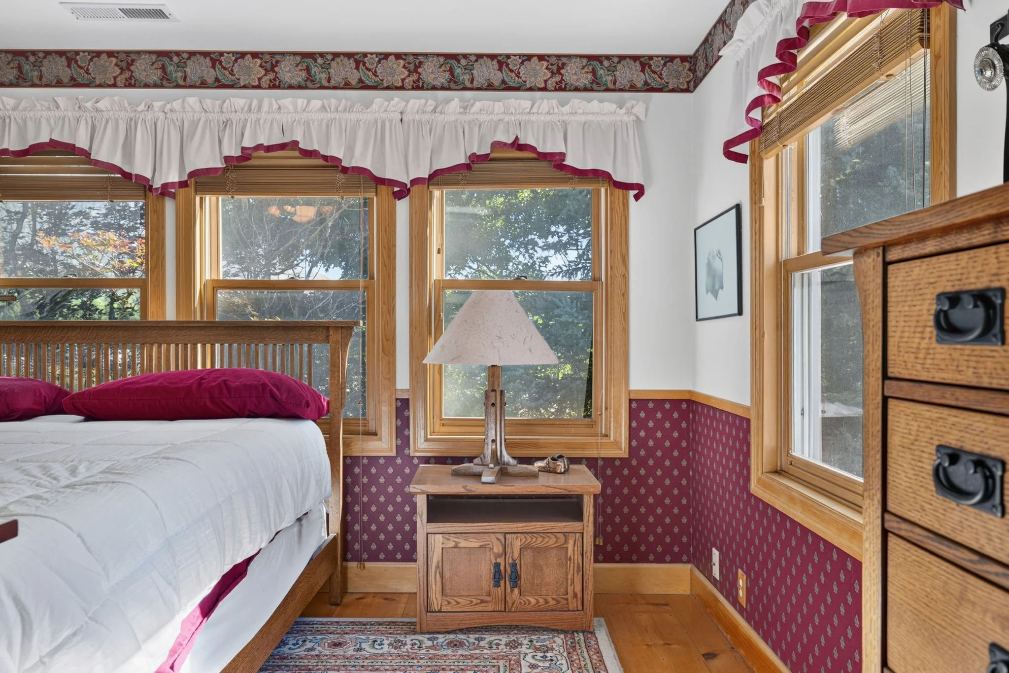 32-web-or-mls-212 Kinsey-32.jpg