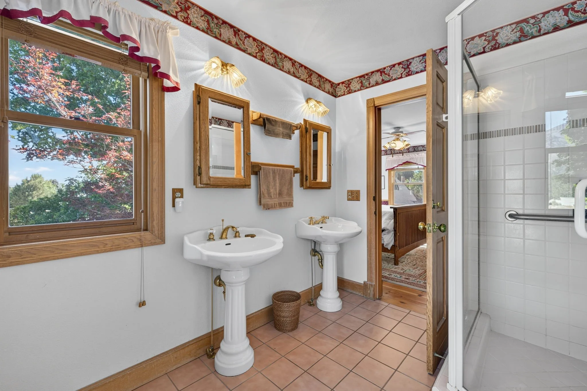 37-web-or-mls-212 Kinsey-37.jpg