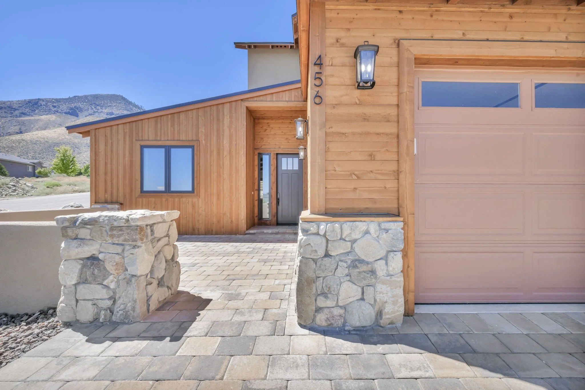 6-web-or-mls-456-tralee-ln.jpg
