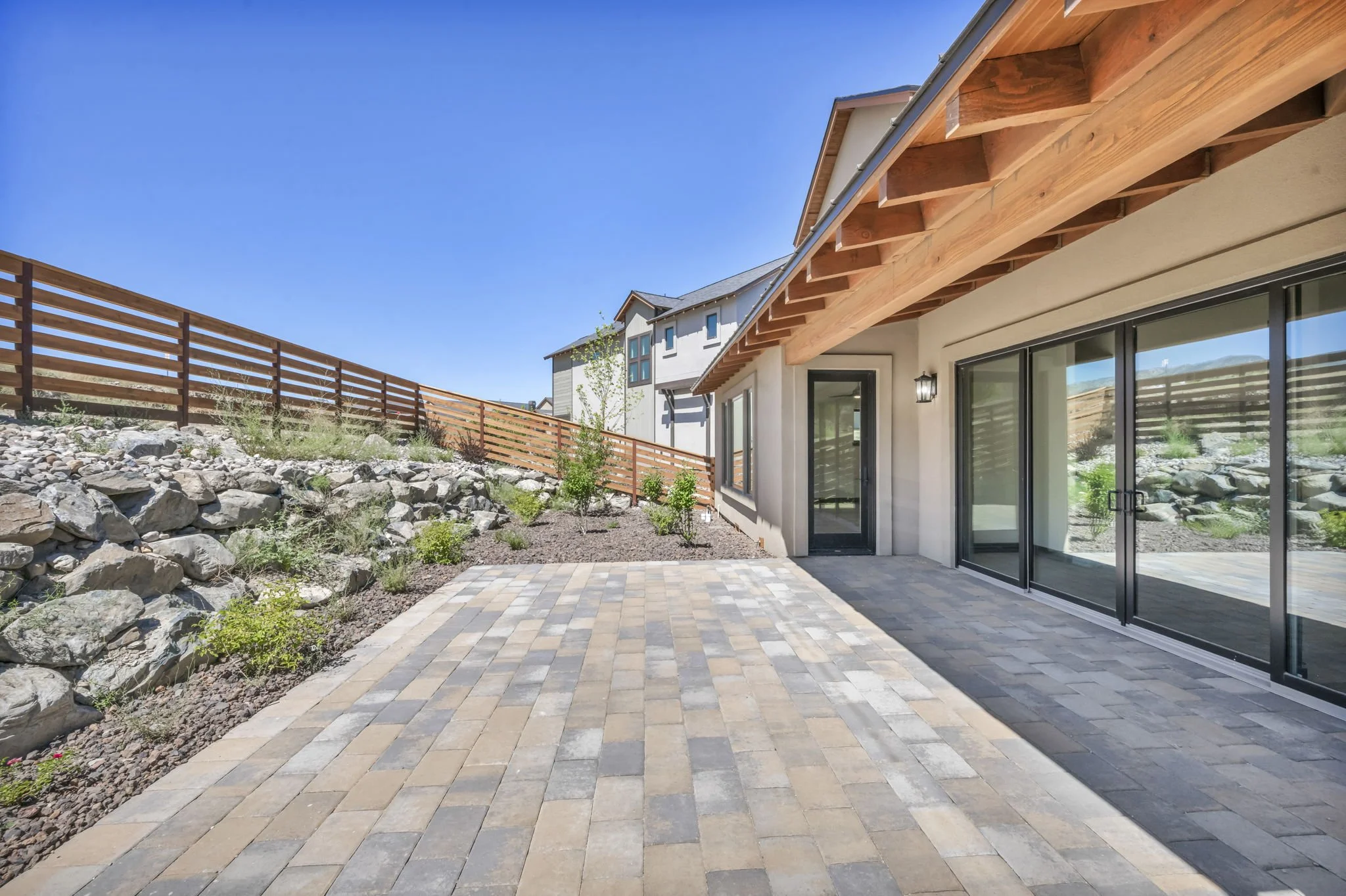 12-web-or-mls-456-tralee-ln.jpg