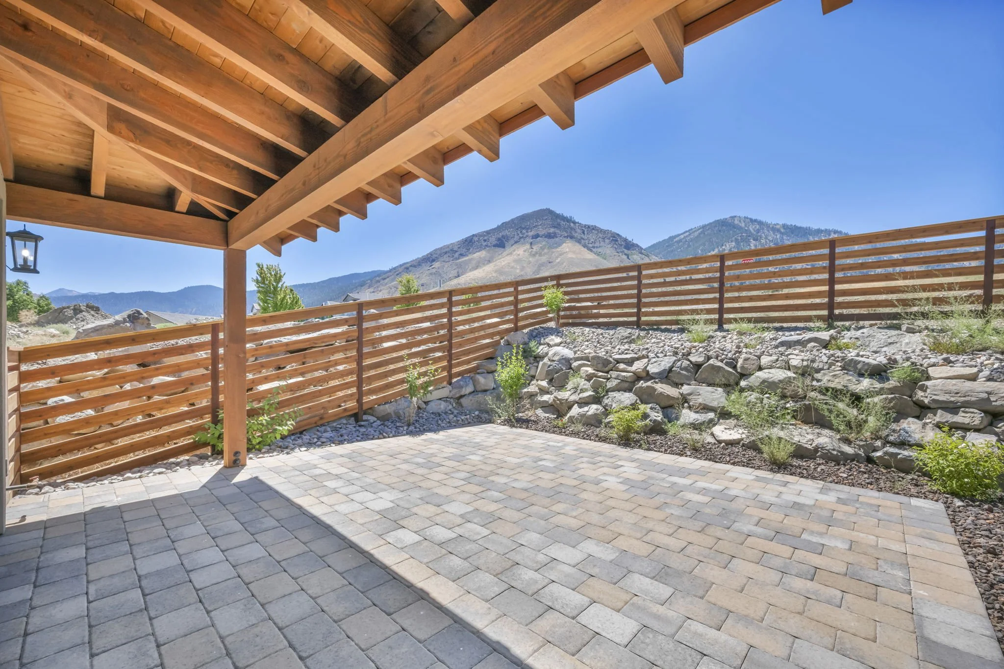 14-web-or-mls-456-tralee-ln.jpg