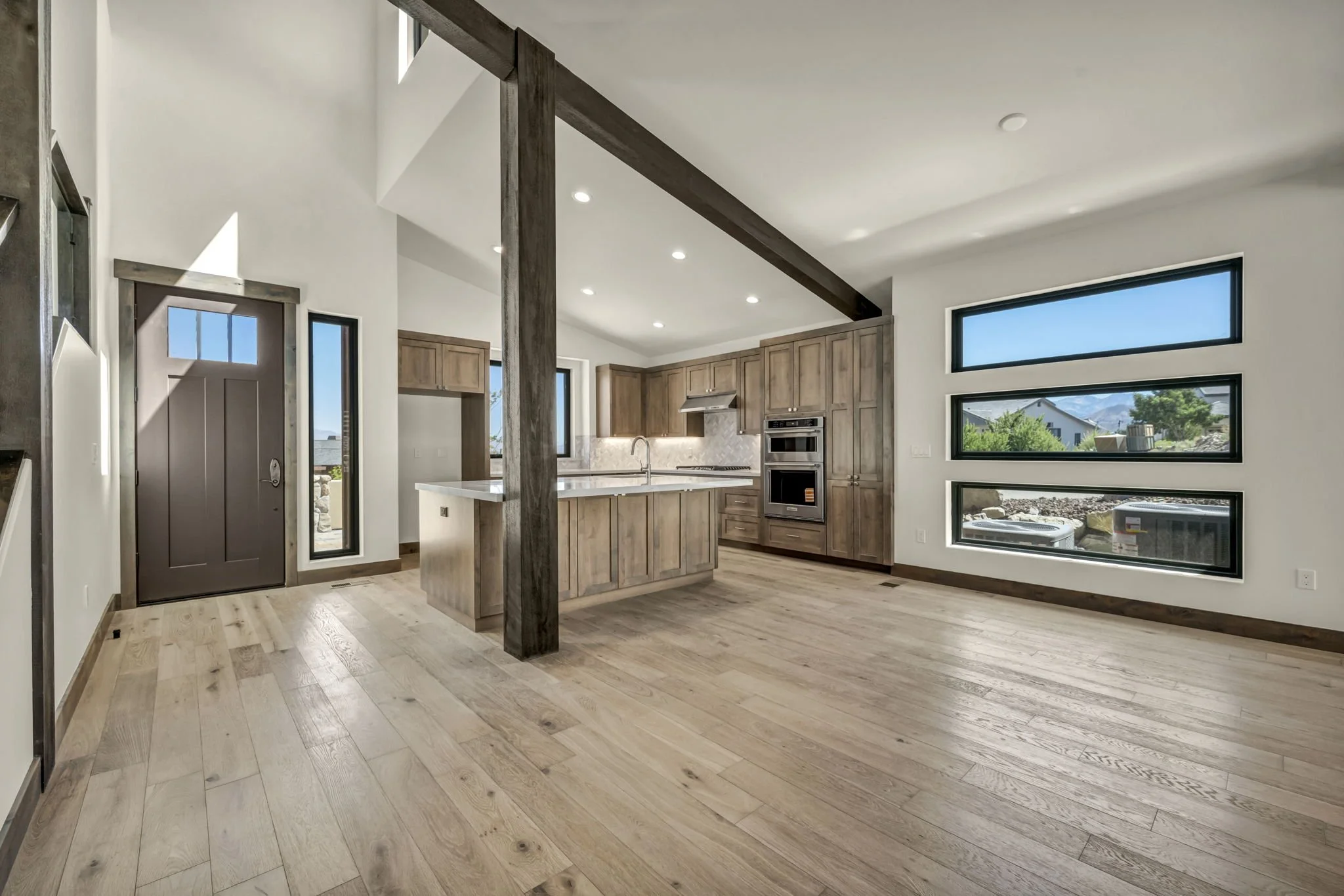39-web-or-mls-456-tralee-ln.jpg