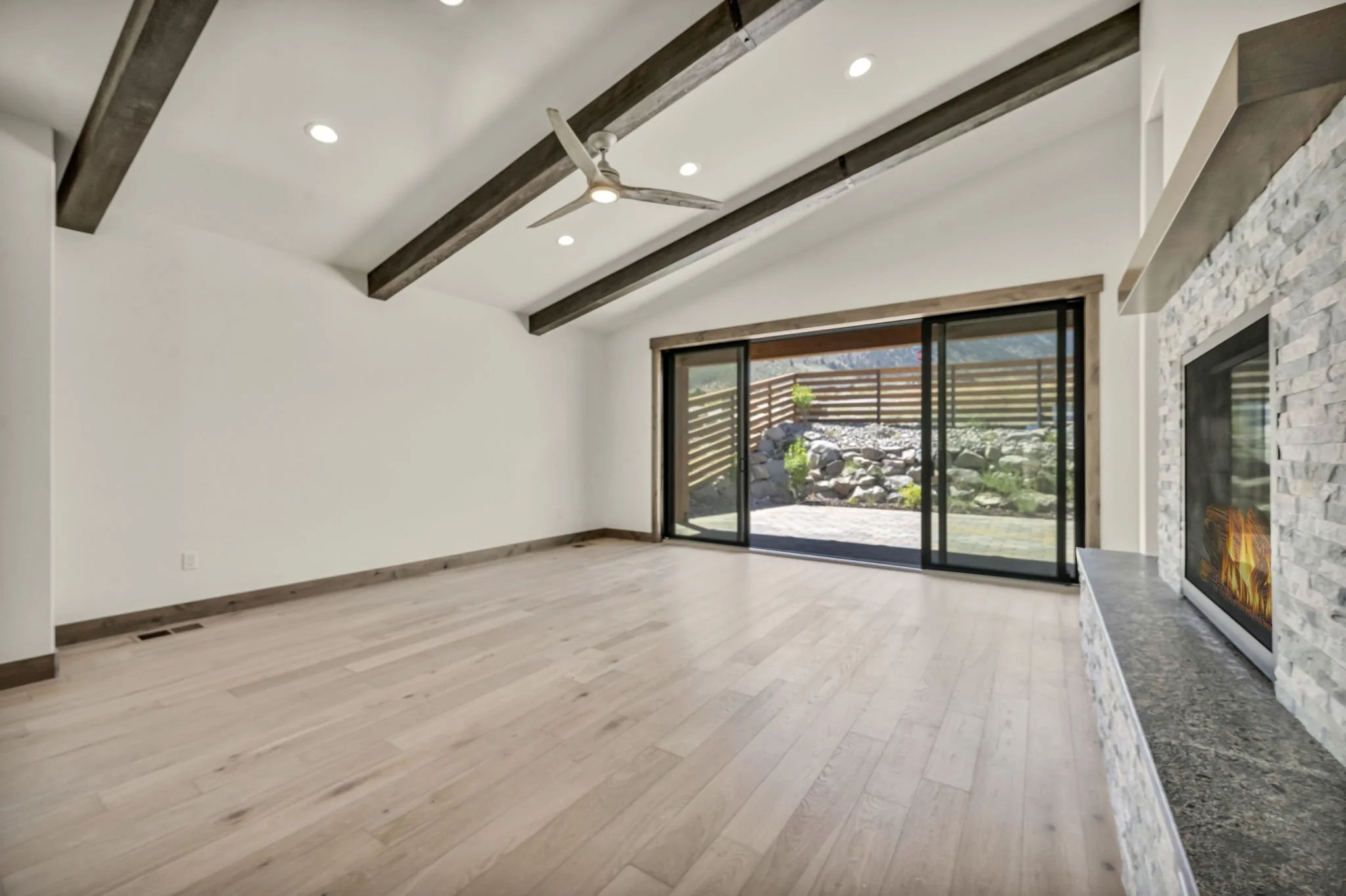 40-web-or-mls-456-tralee-ln.jpg