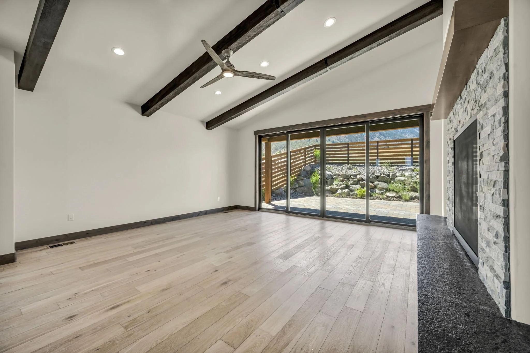 41-web-or-mls-456-tralee-ln.jpg
