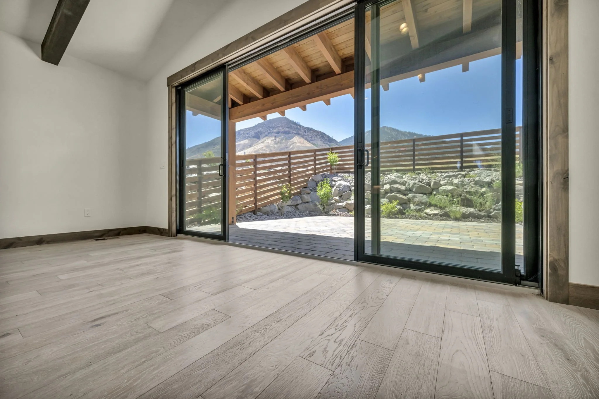47-web-or-mls-456-tralee-ln.jpg