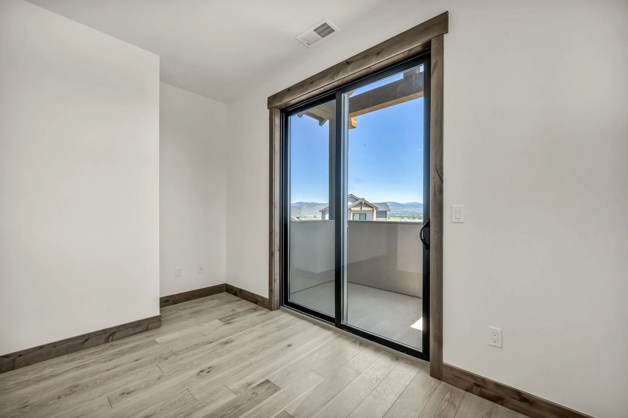 50-web-or-mls-456-tralee-ln.jpg