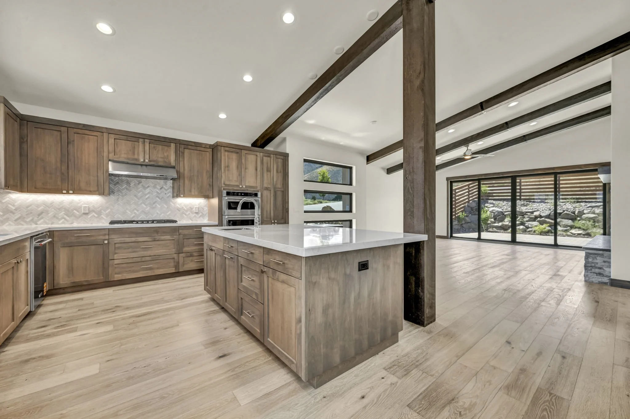 52-web-or-mls-456-tralee-ln.jpg
