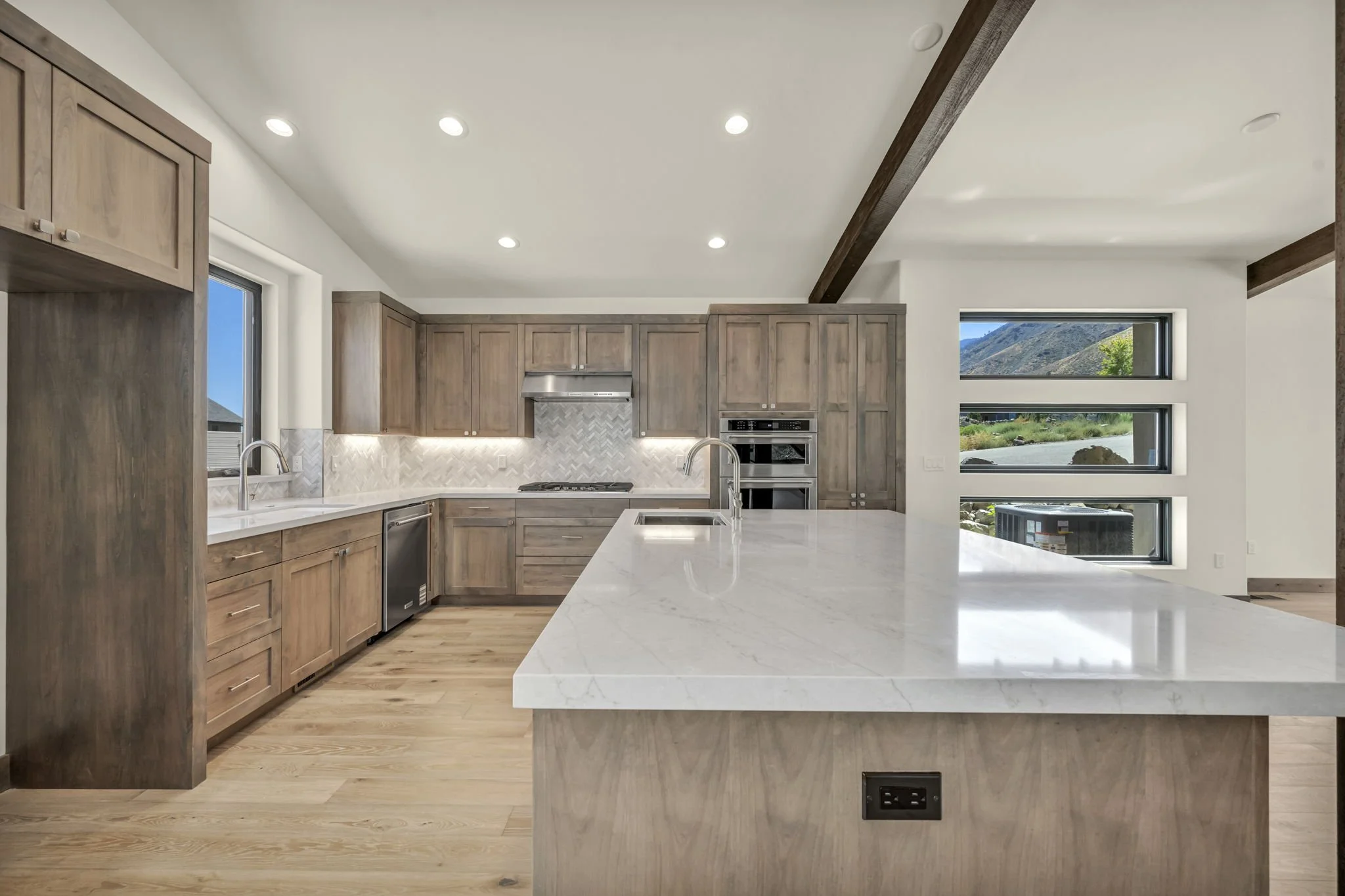 53-web-or-mls-456-tralee-ln.jpg