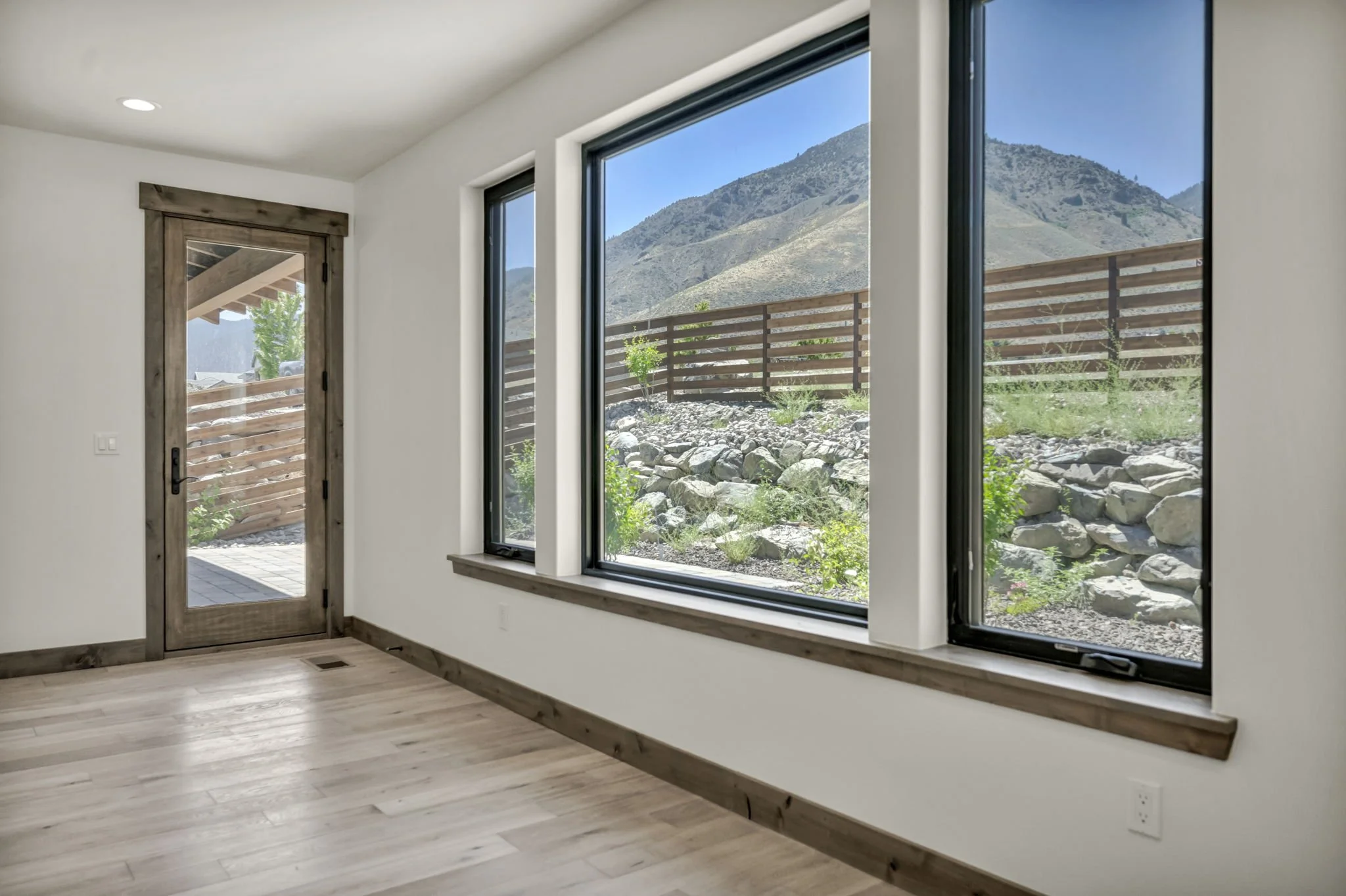 68-web-or-mls-456-tralee-ln.jpg