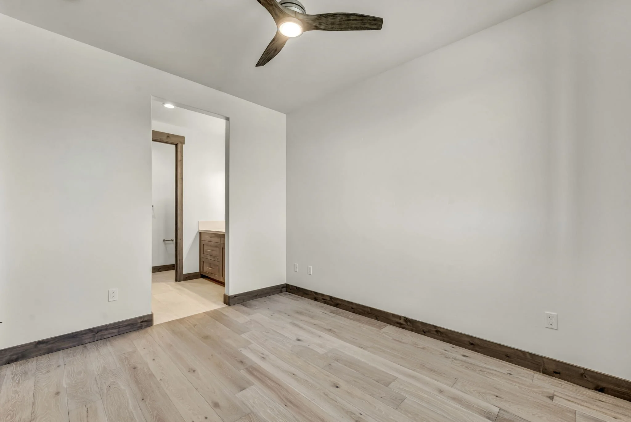 74-web-or-mls-456-tralee-ln.jpg