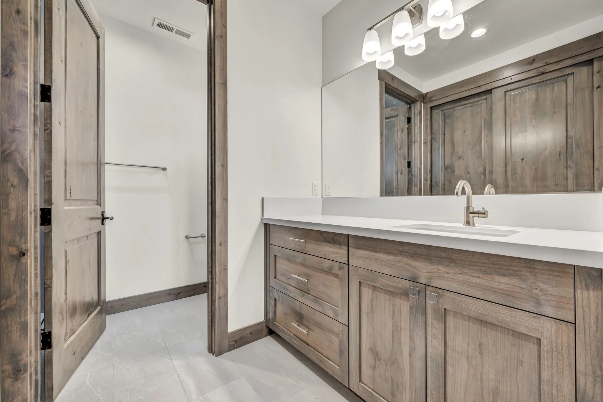 83-web-or-mls-456-tralee-ln.jpg