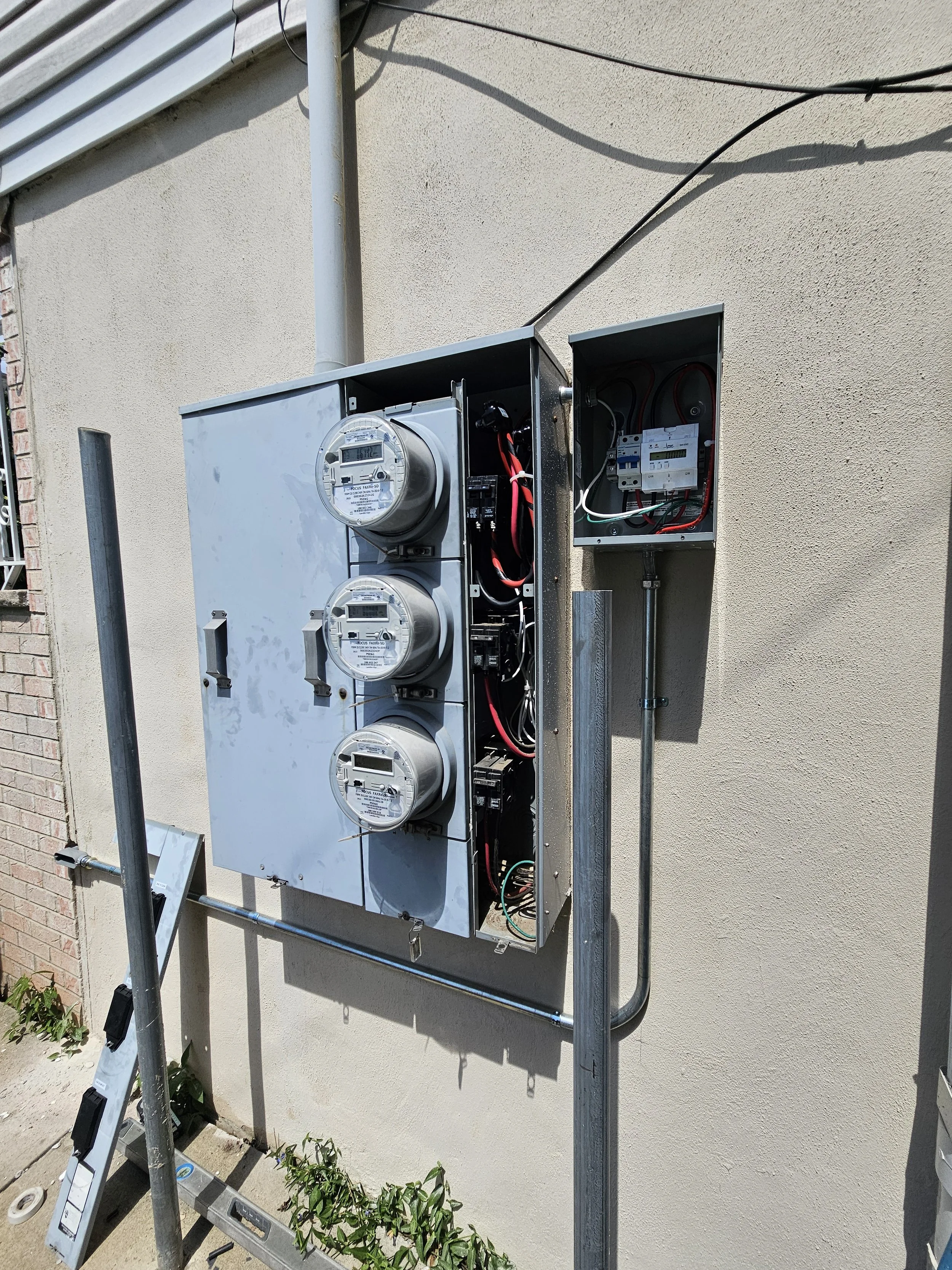 Residential Home Electricity Meters and Panel